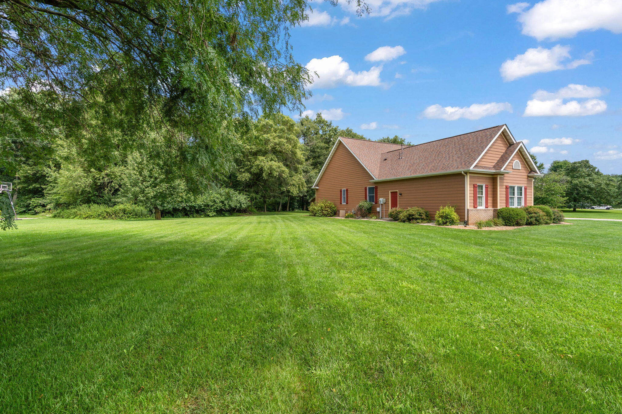 8876 N Lilac Street, DeMotte, IN 46310; Image #33