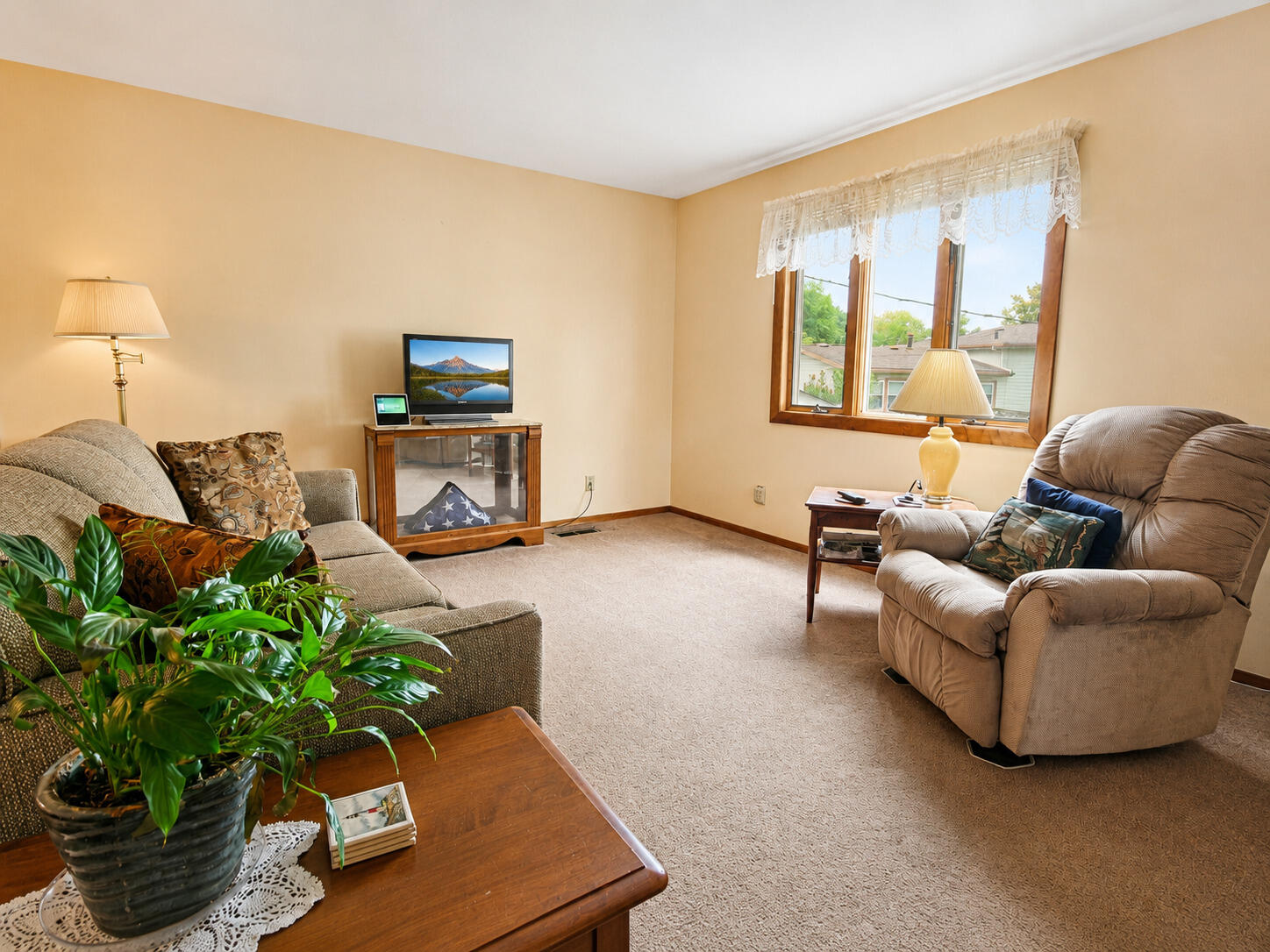 9502 Forrest Drive, Highland, IN 46322; Image #8