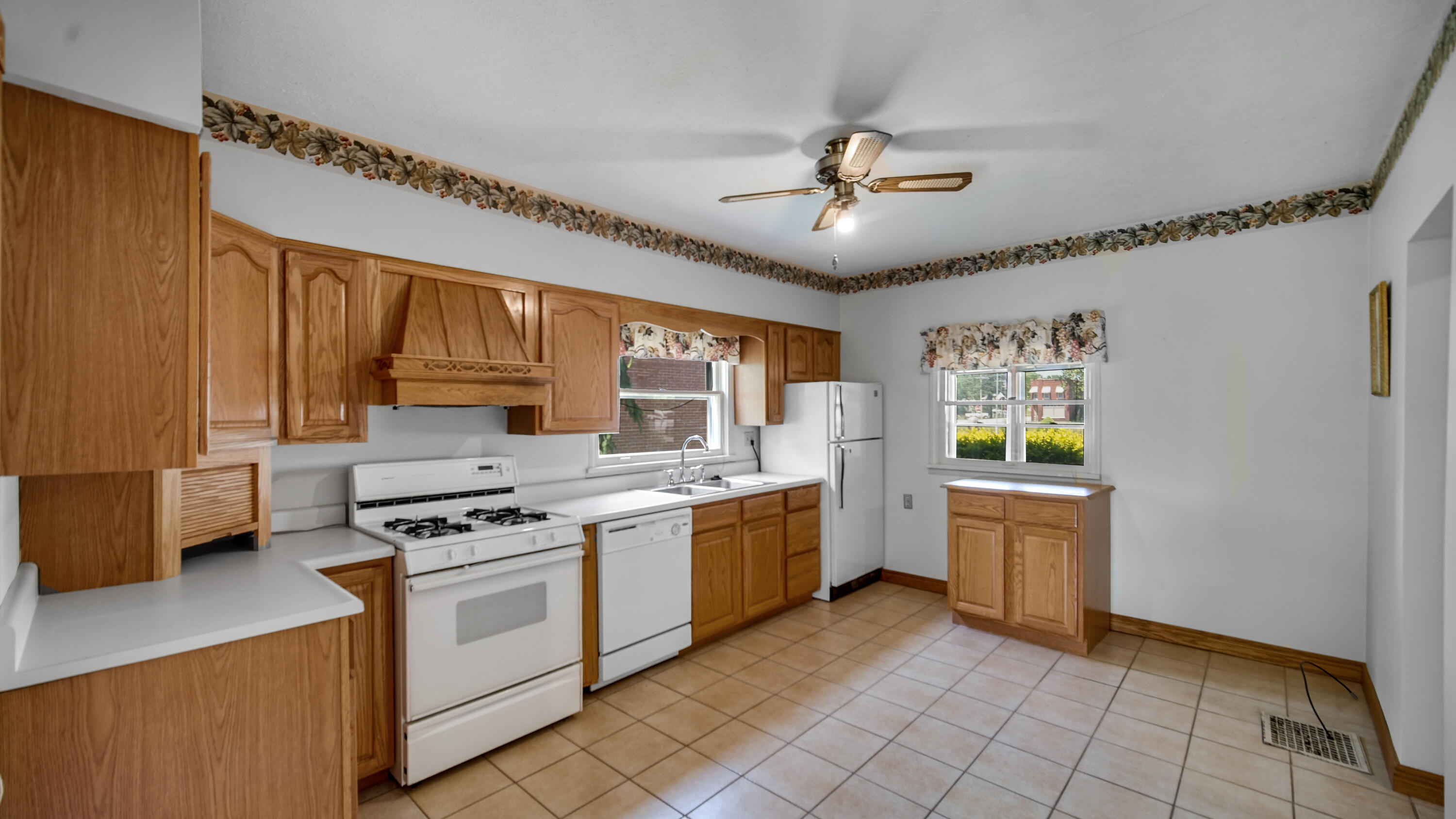 8 E Moore Street, Hanna, IN 46340; Image #10