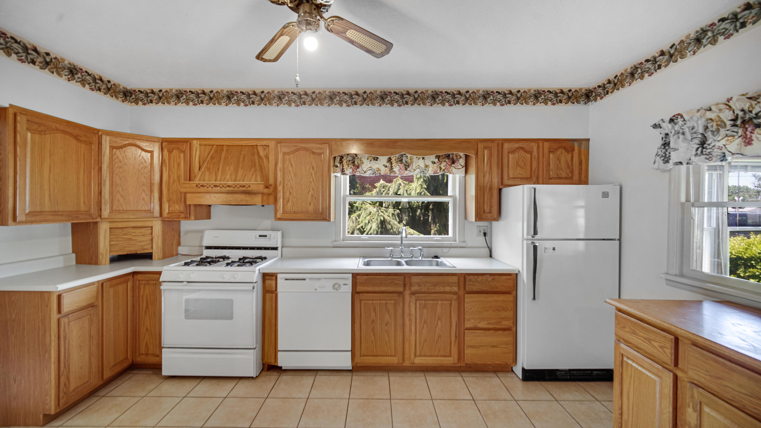 8 E Moore Street, Hanna, IN 46340; Image #11