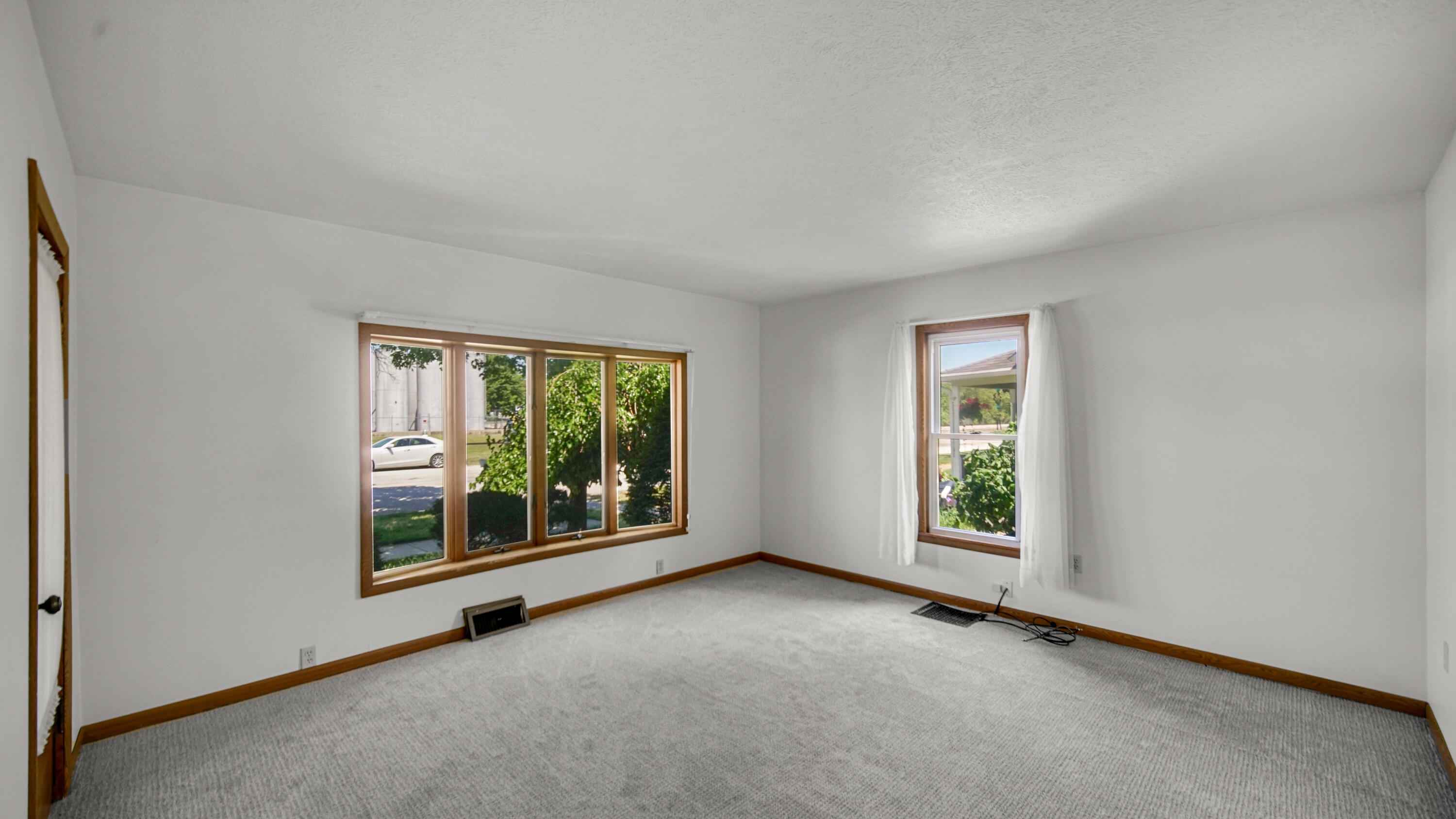 8 E Moore Street, Hanna, IN 46340; Image #6