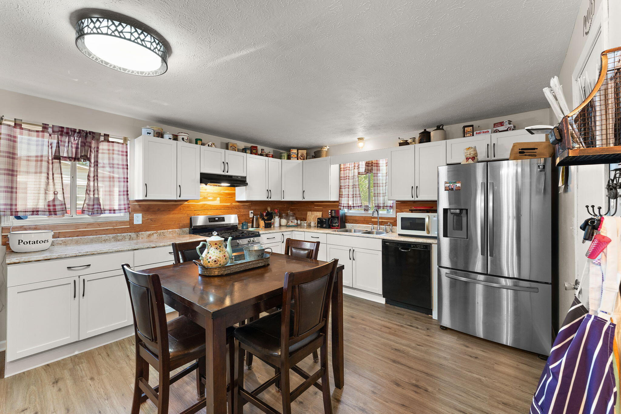 33 E Washington Avenue, Hobart, IN 46342; Image #10