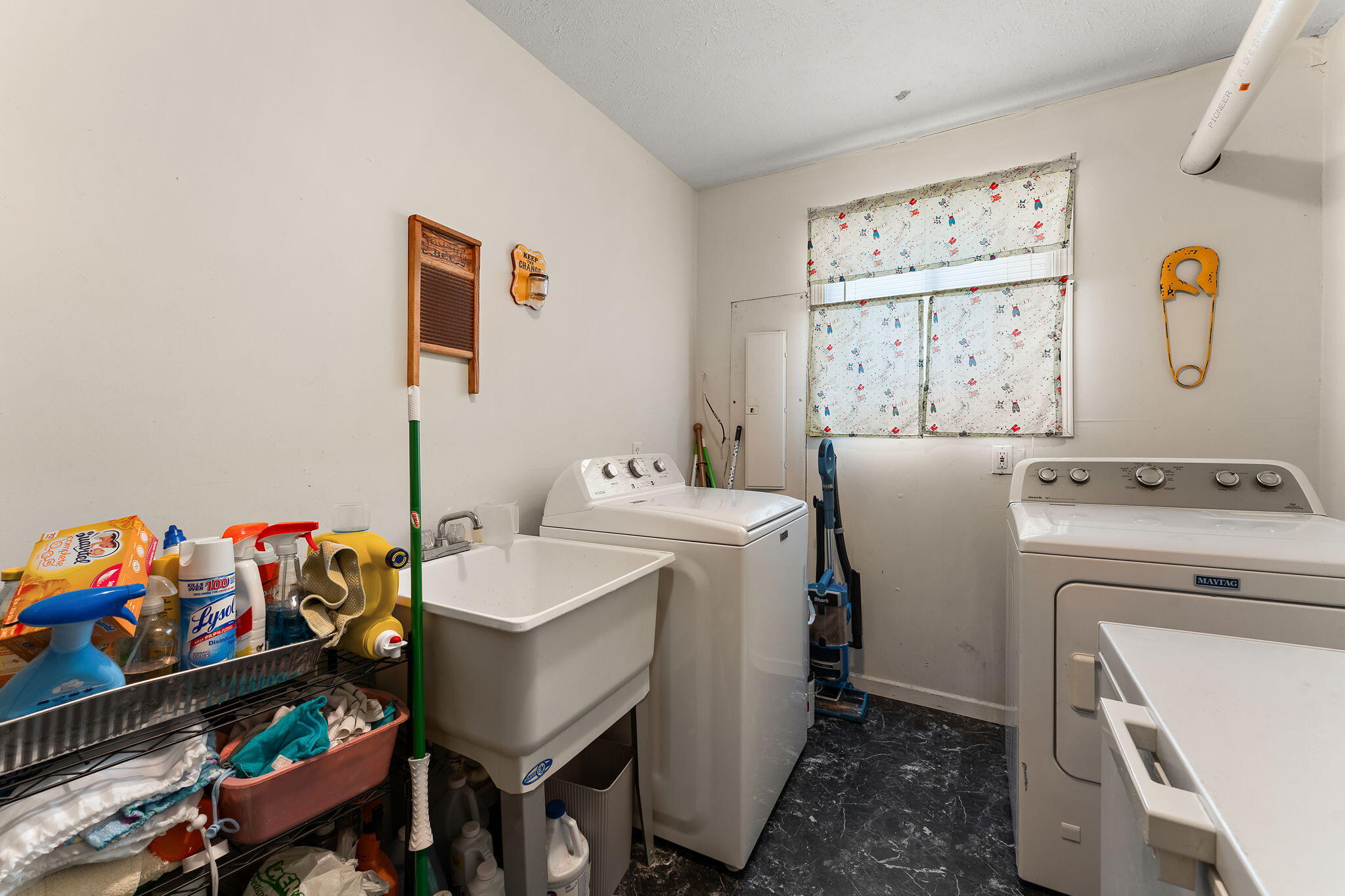 33 E Washington Avenue, Hobart, IN 46342; Image #22