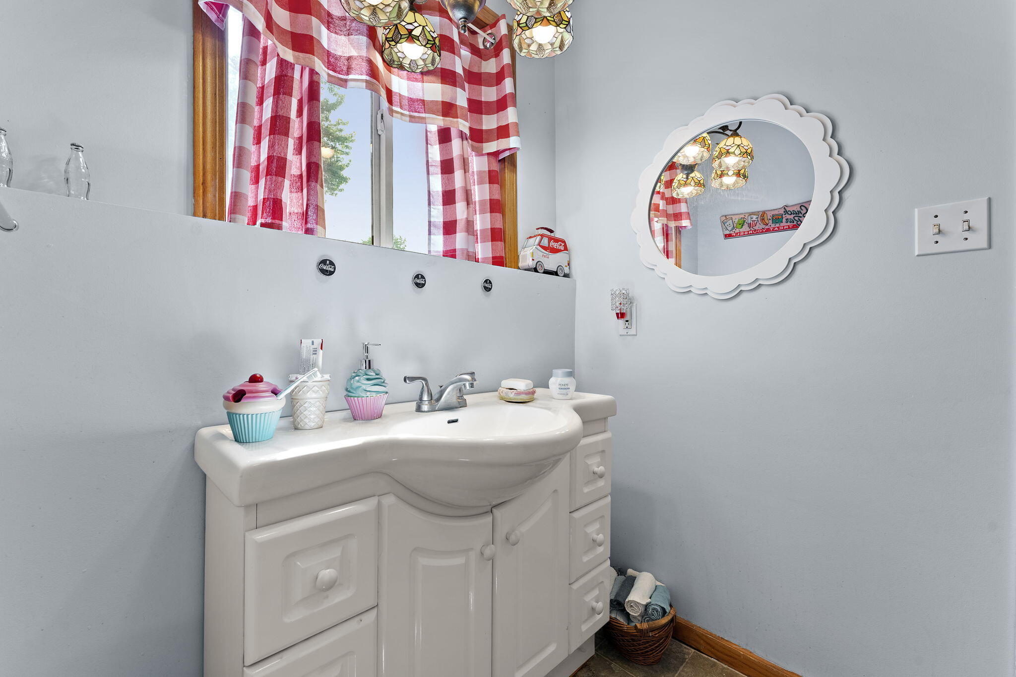 33 E Washington Avenue, Hobart, IN 46342; Image #24