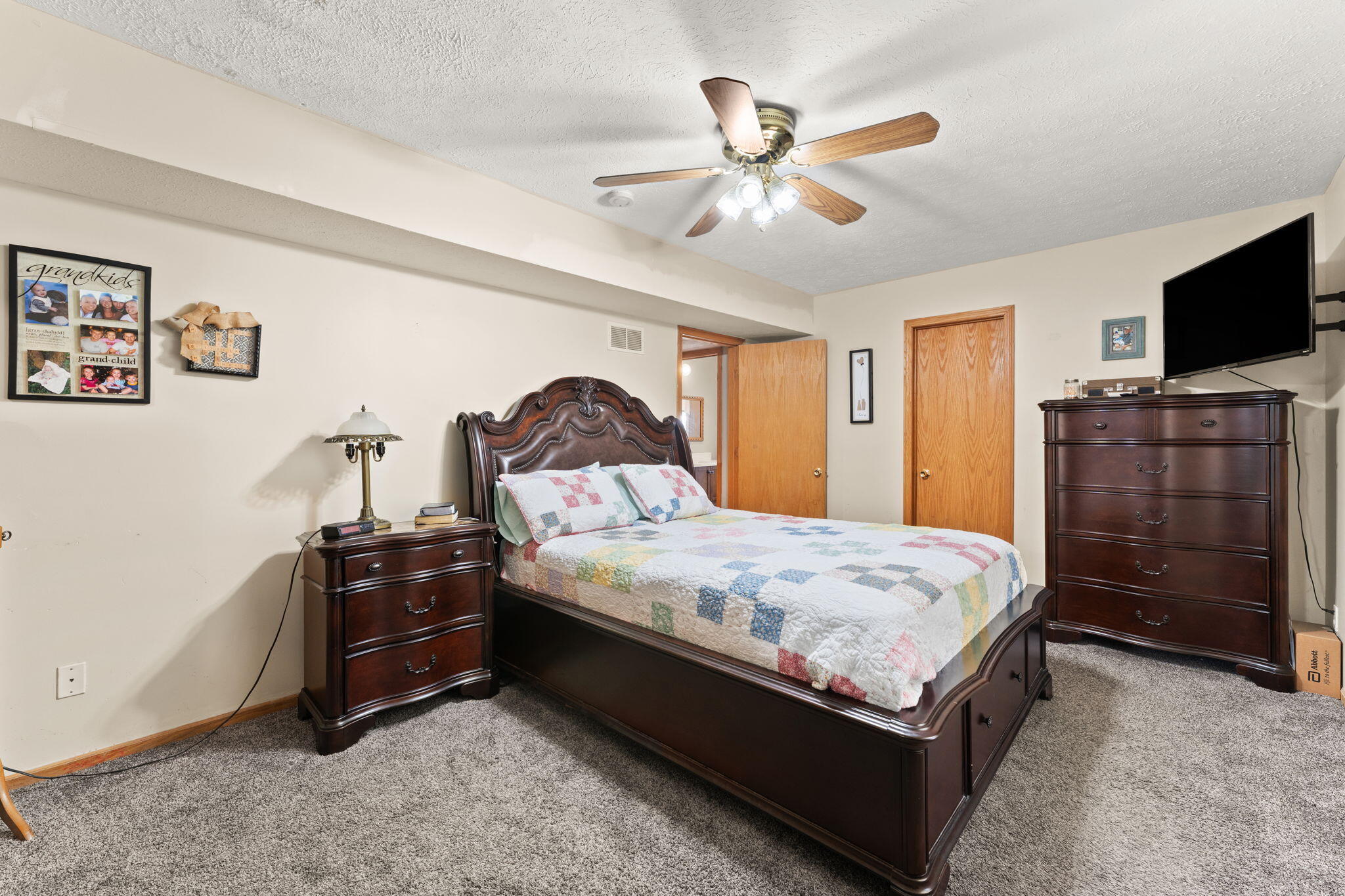 33 E Washington Avenue, Hobart, IN 46342; Image #28