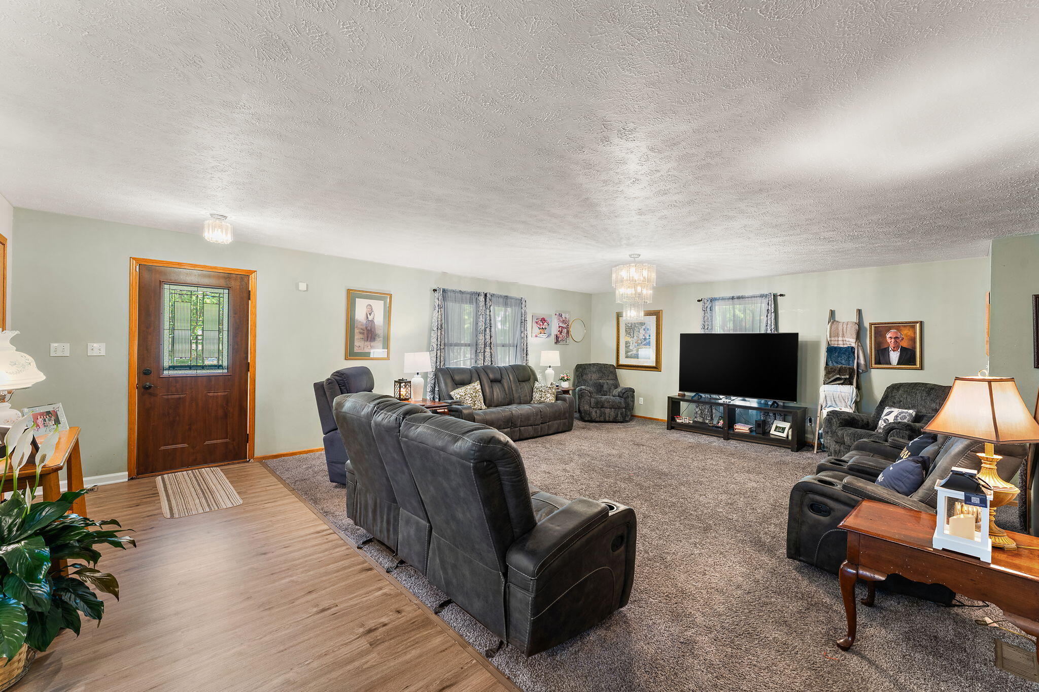33 E Washington Avenue, Hobart, IN 46342; Image #6
