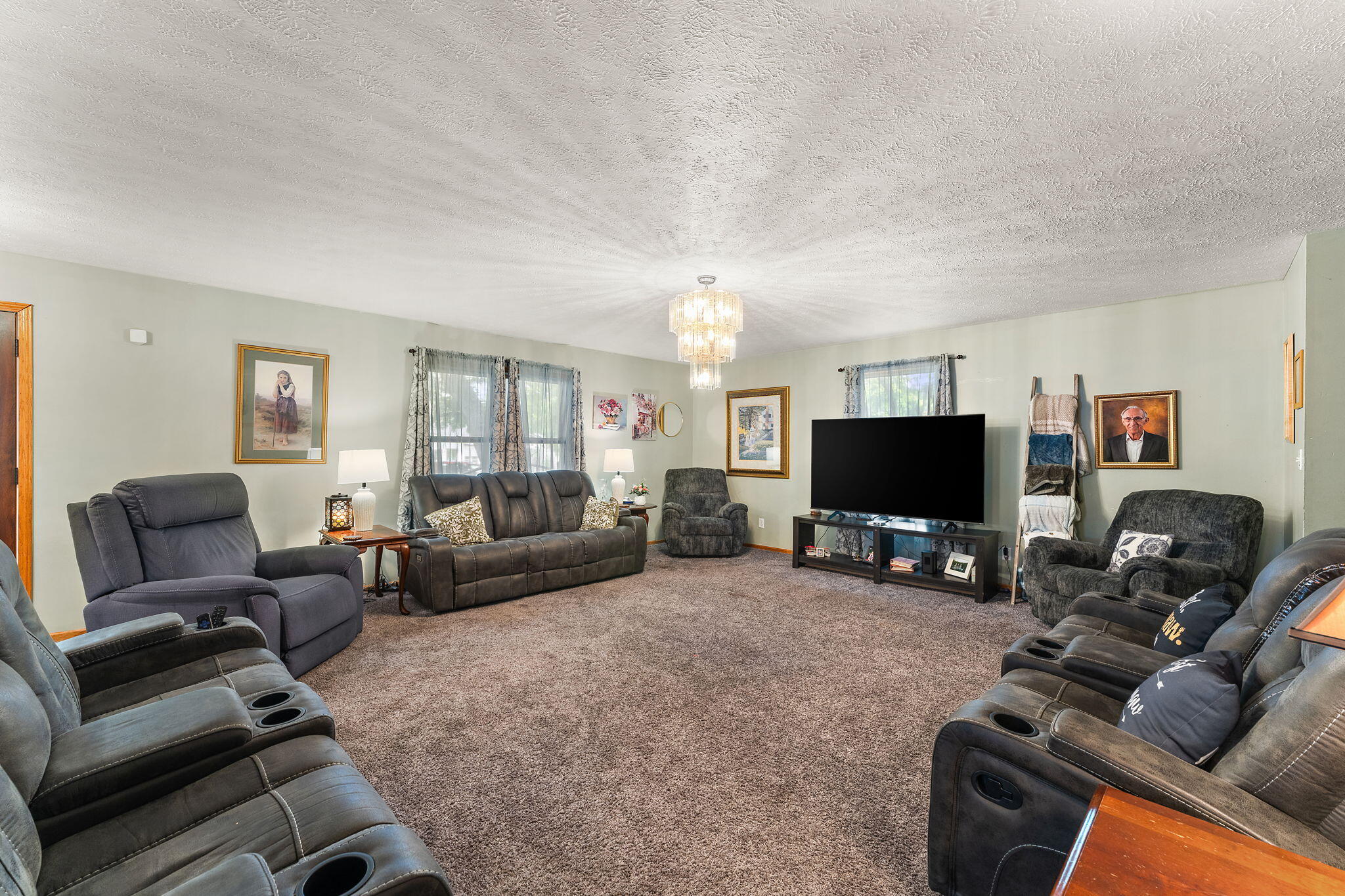 33 E Washington Avenue, Hobart, IN 46342; Image #8