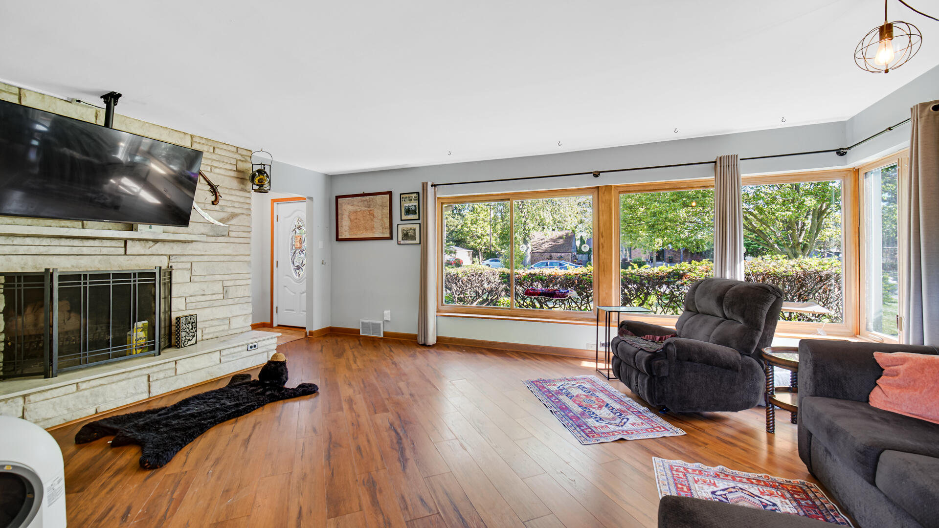 8306 Crestwood Avenue, Munster, IN 46321; Image #5