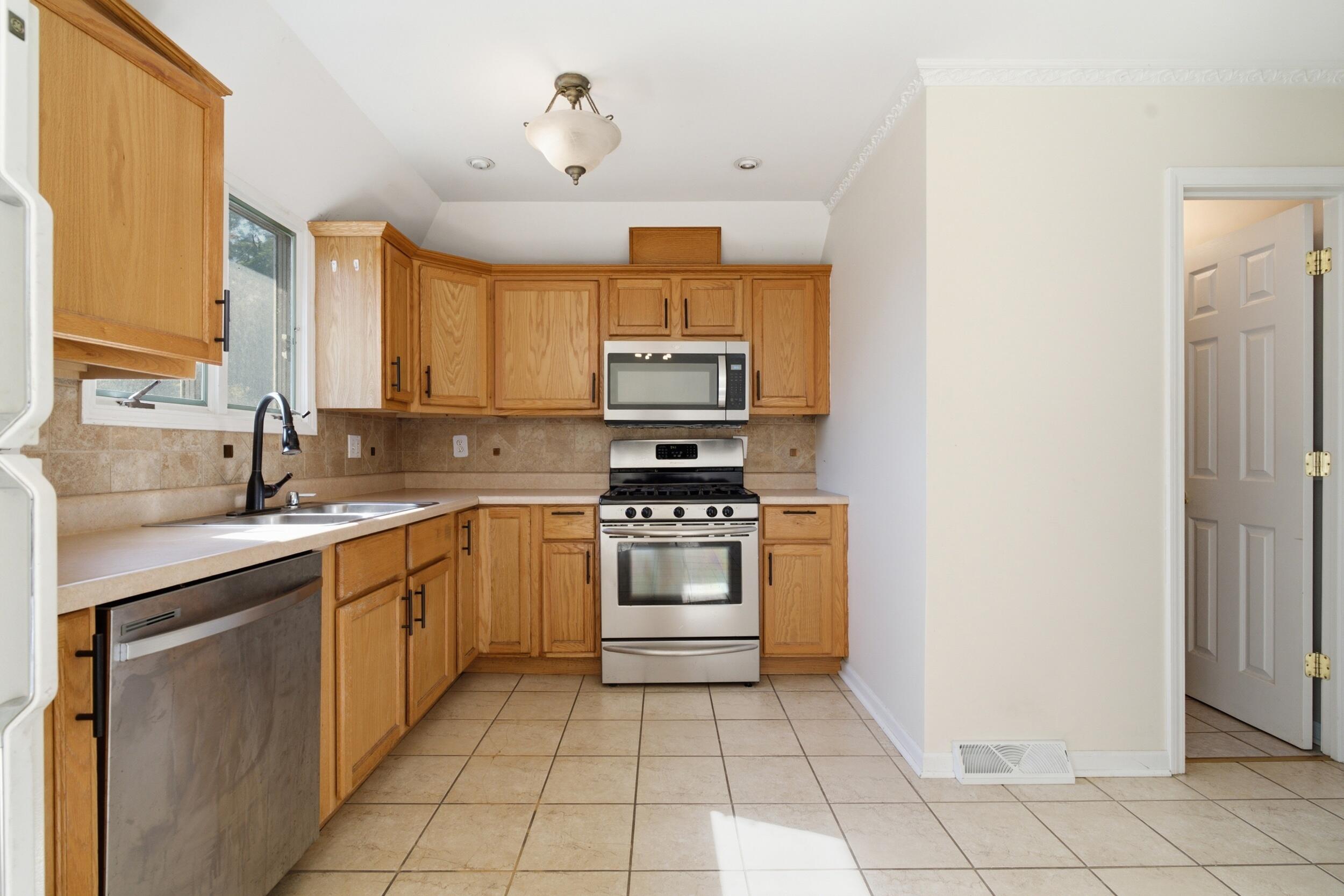 7933 Jefferson Avenue, Munster, IN #4b, 46321; Image #5