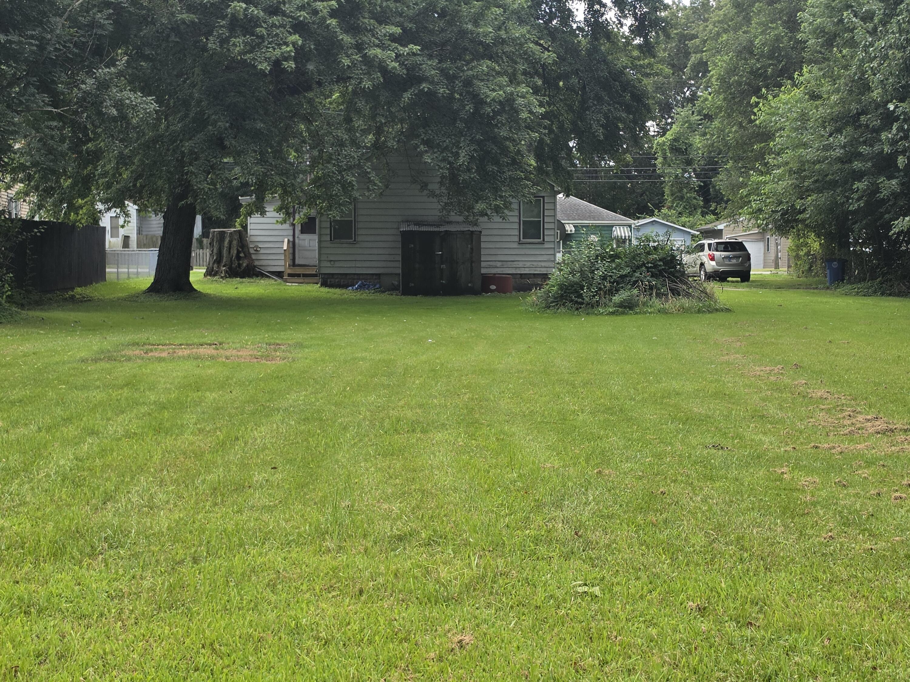2420 E 35th Avenue, Lake Station, IN 46405; Image #2