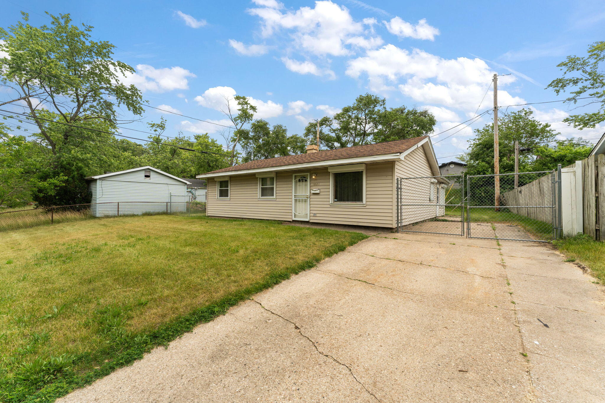 1021 Hamilton Place, Gary, IN 46403; Image #2