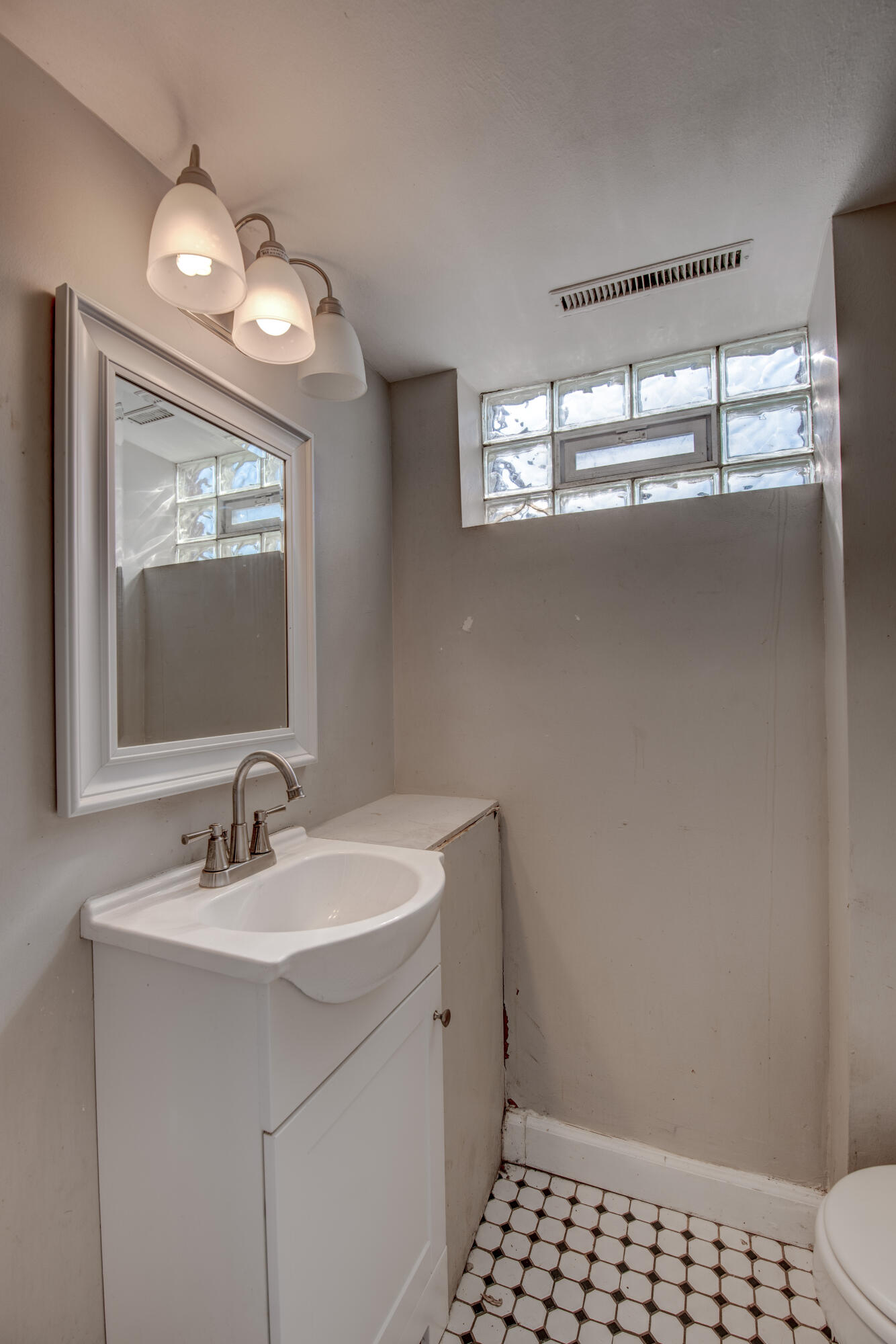 1450 W 35th Avenue, Gary, IN 46408; Image #20