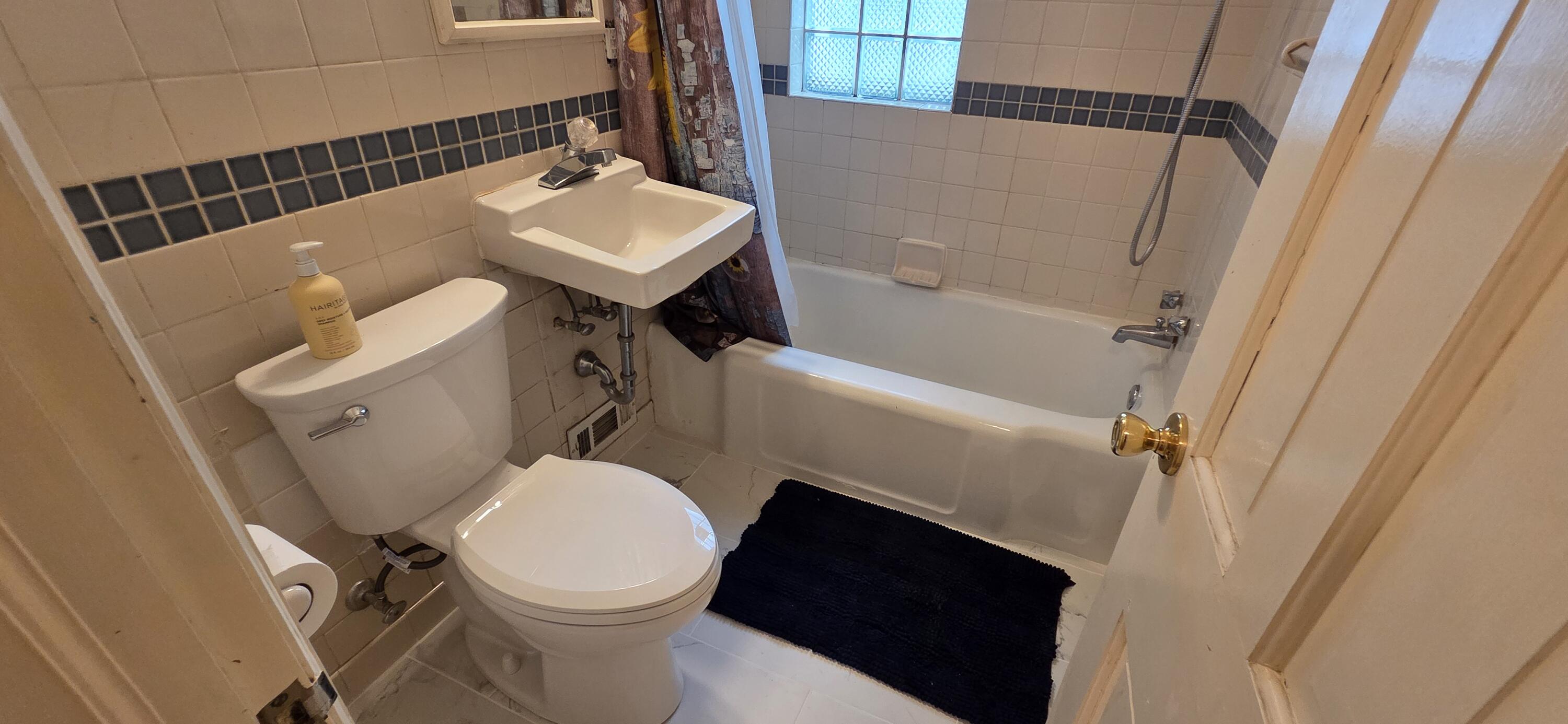 7515 Oak Avenue, Gary, IN 46403; Image #20
