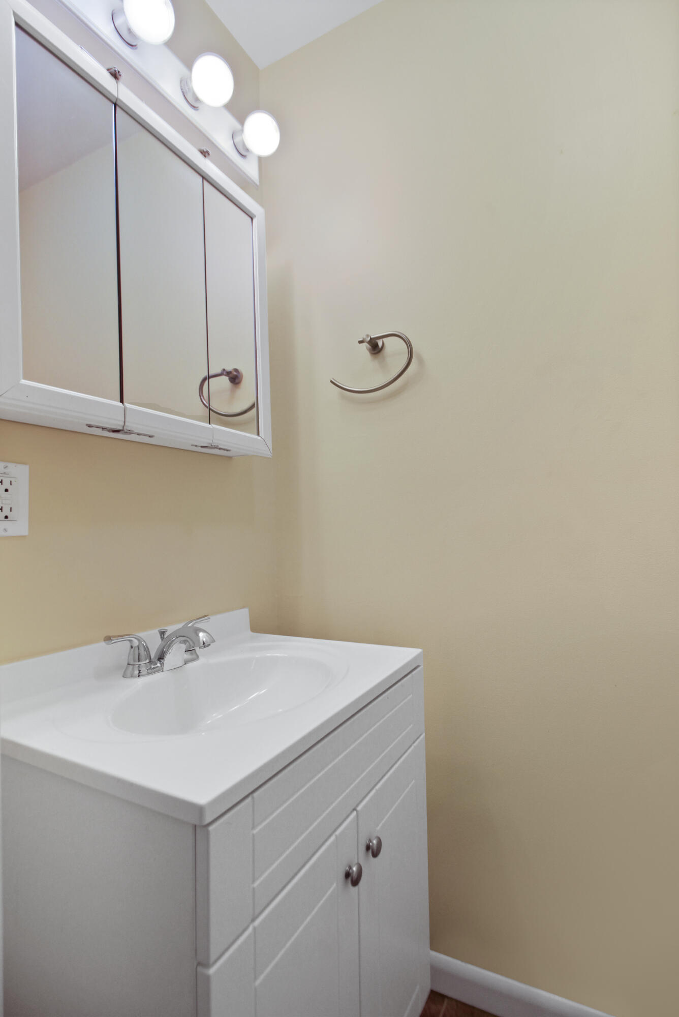 7714 Wallace Street, Merrillville, IN 46410; Image #13