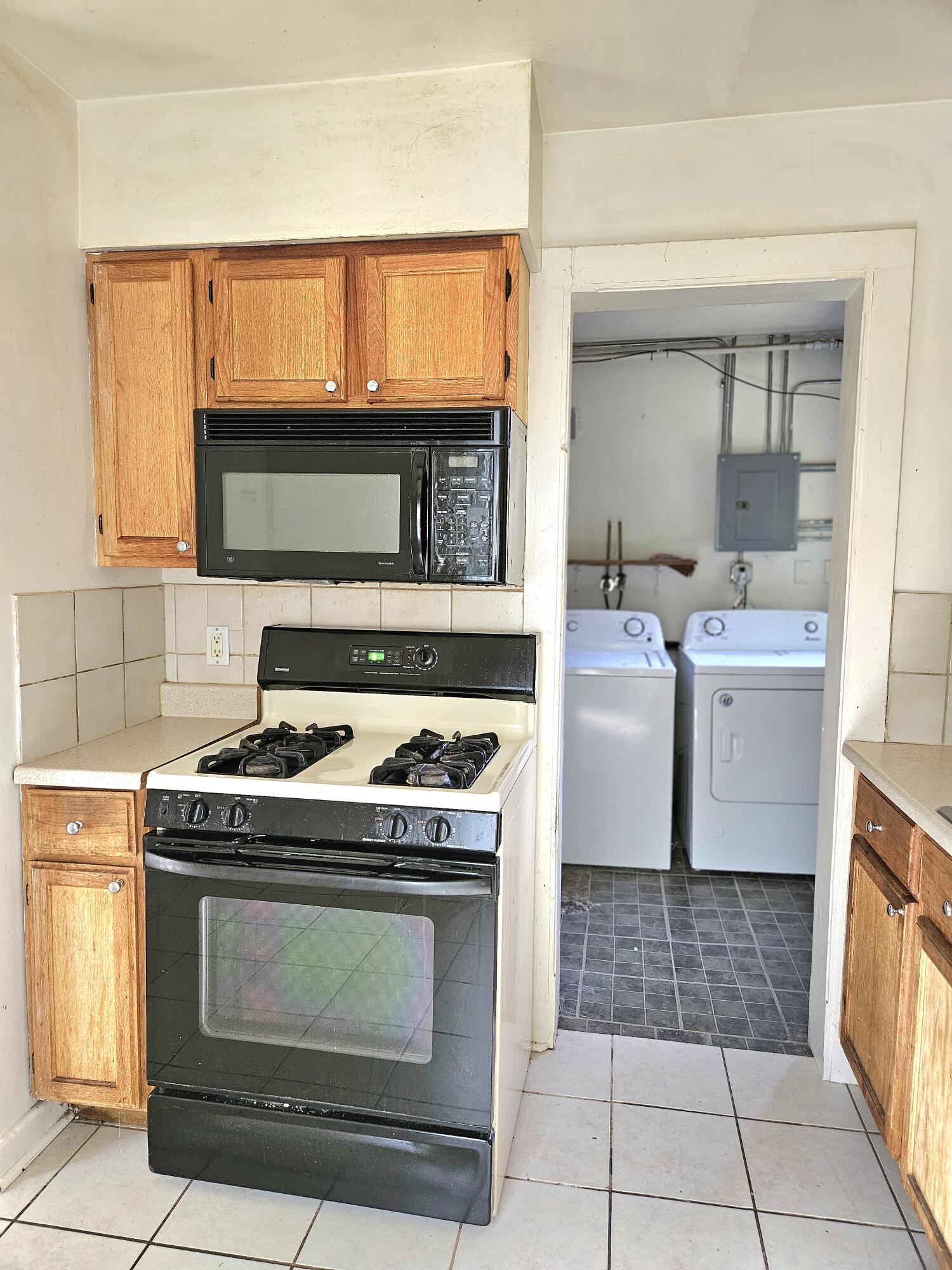 7608 Manor Avenue, Munster, IN 46321; Image #12