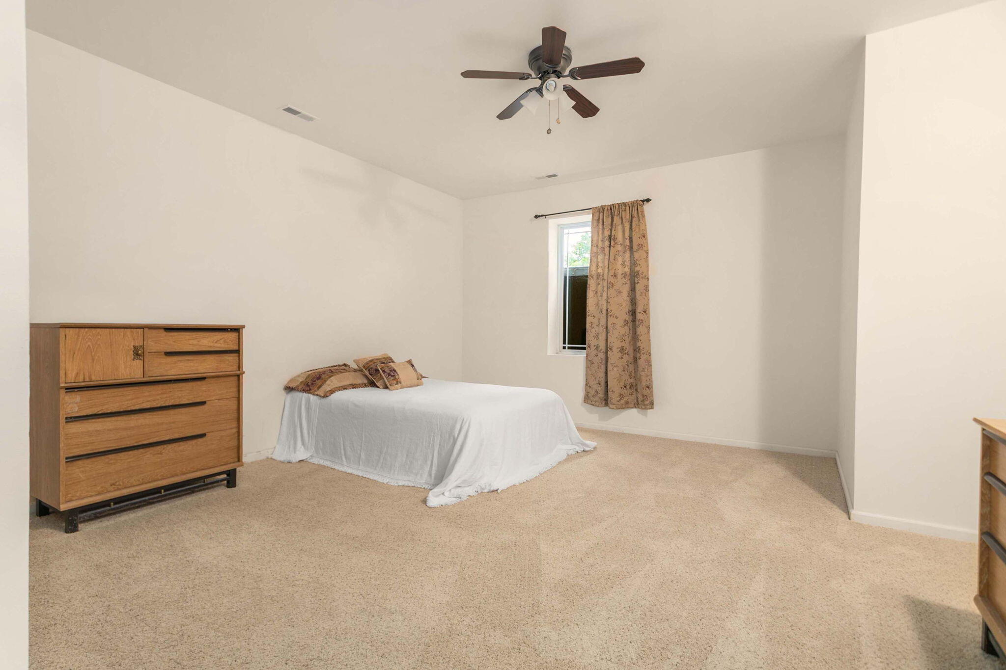 525 S Filbert Street, New Carlisle, IN 46552; Image #31