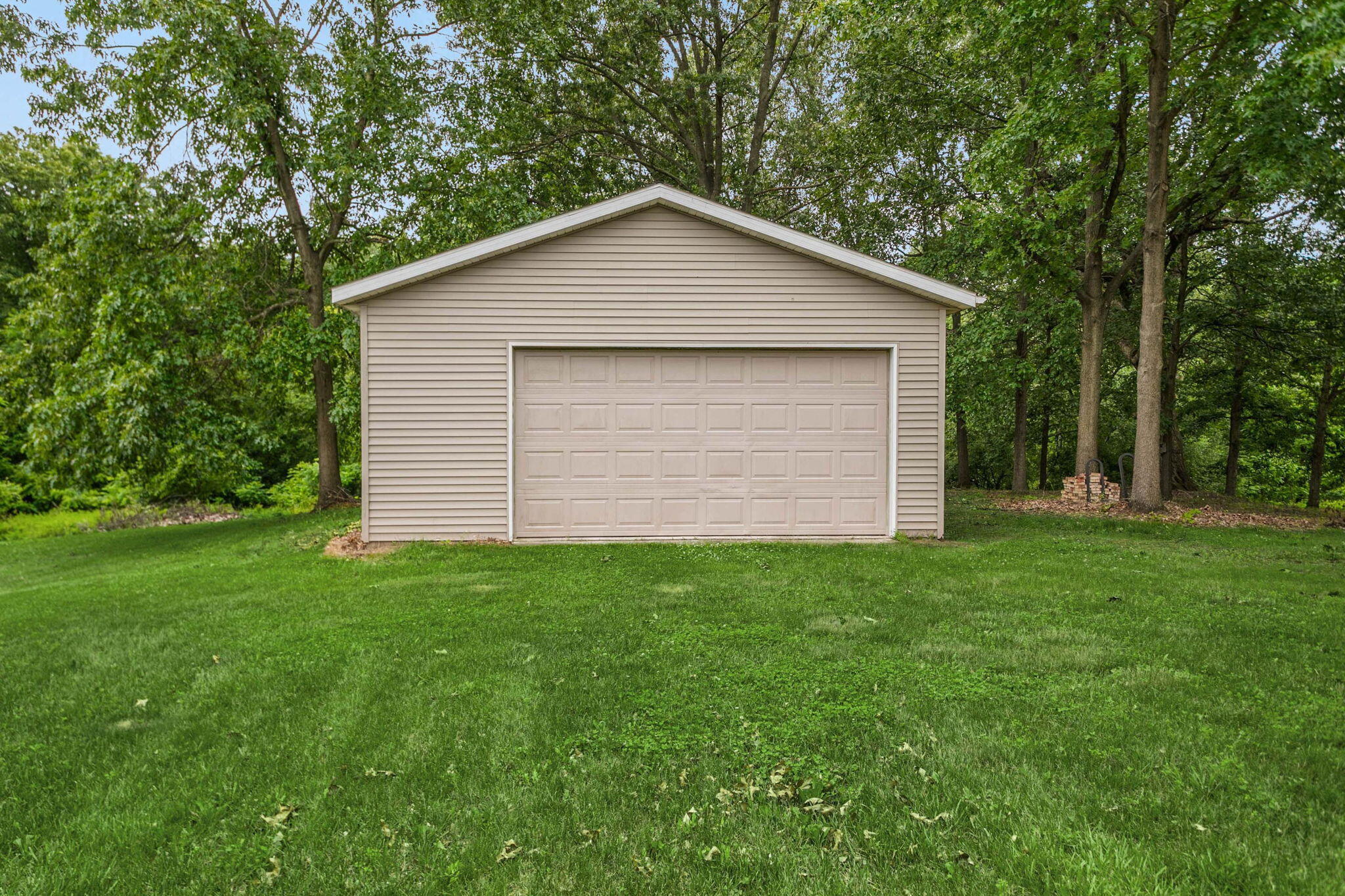 525 S Filbert Street, New Carlisle, IN 46552; Image #37