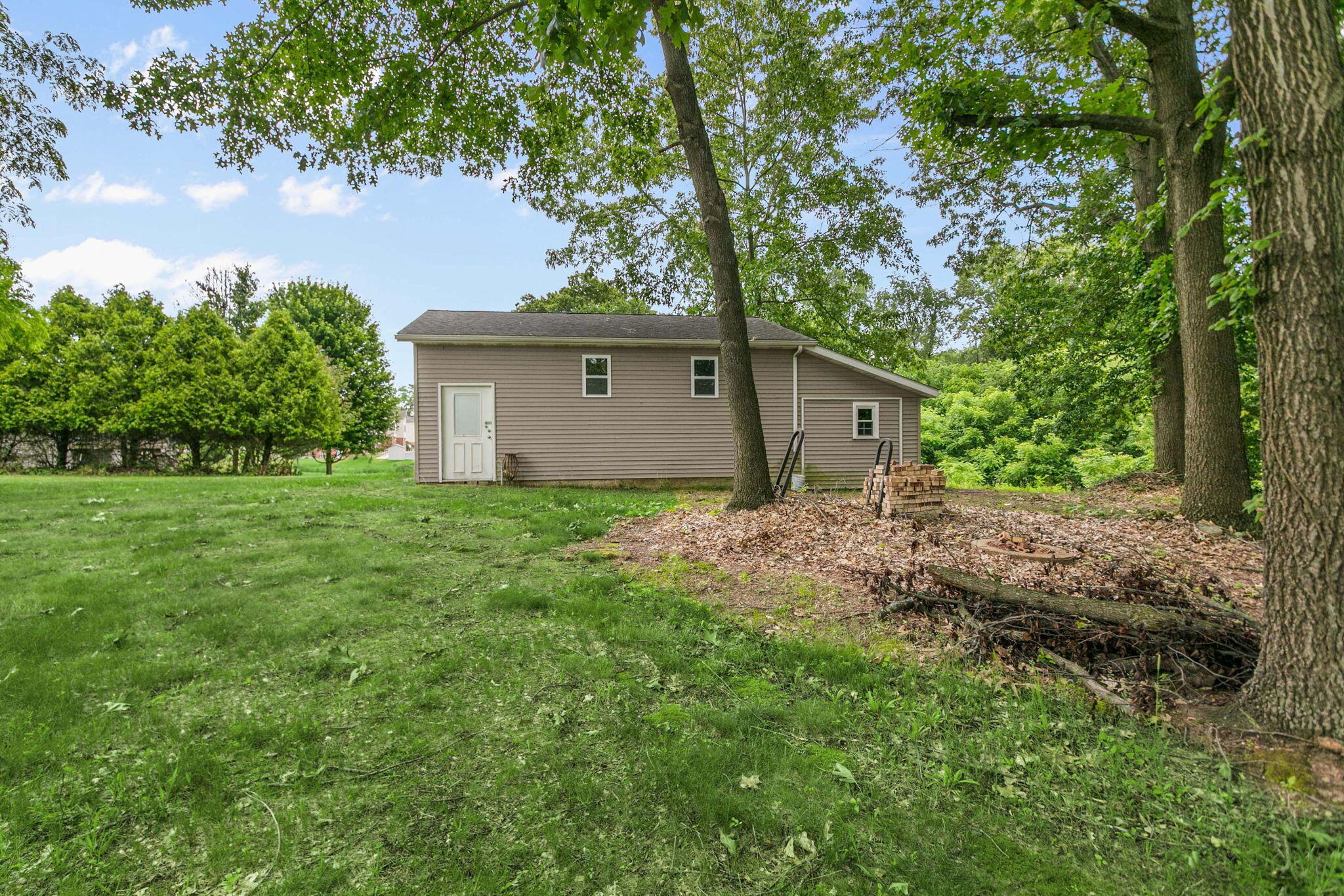 525 S Filbert Street, New Carlisle, IN 46552; Image #40