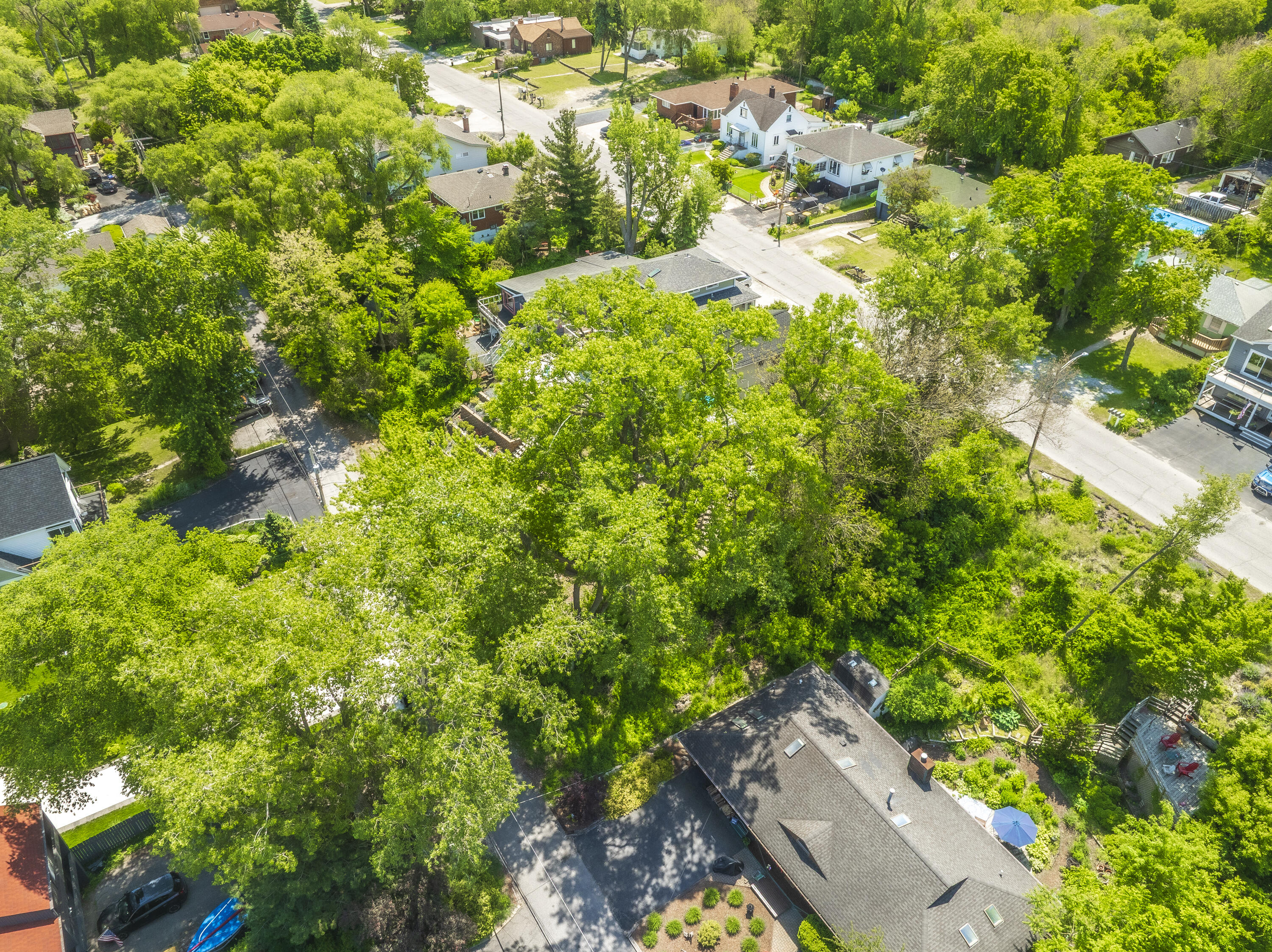 7710 Oak Avenue, Gary, IN 46403; Image #16