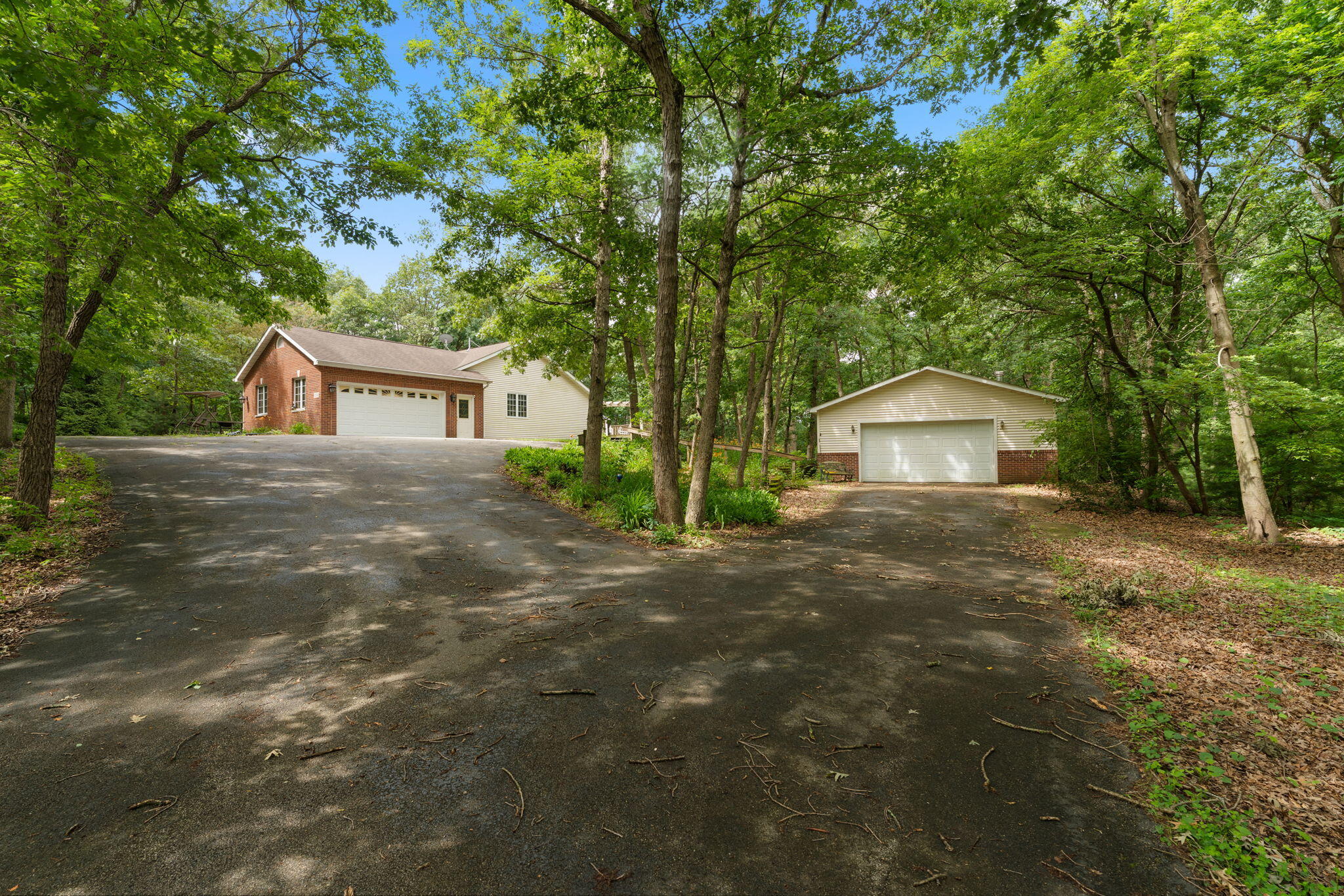 10856 N Makeever Drive E, DeMotte, IN 46310; Image #2