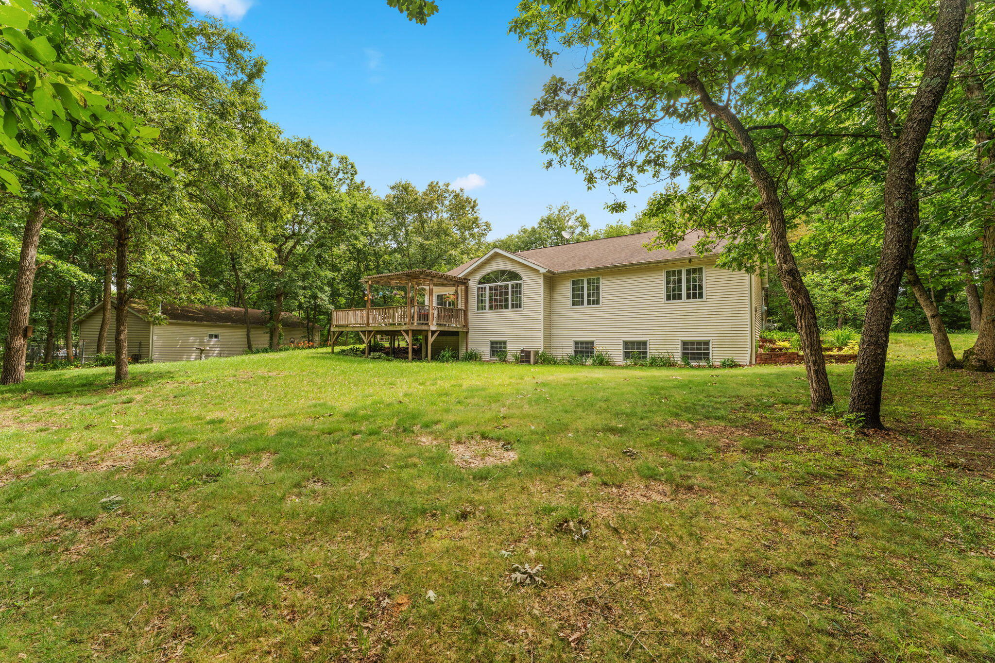 10856 N Makeever Drive E, DeMotte, IN 46310; Image #33