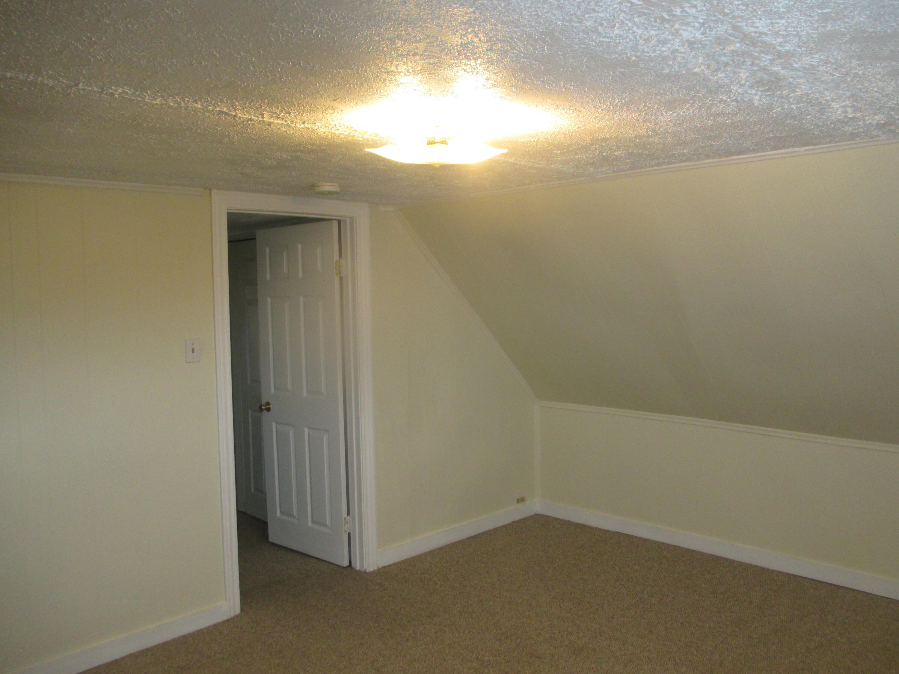 8322 White Oak Avenue, Munster, IN 46321; Image #11