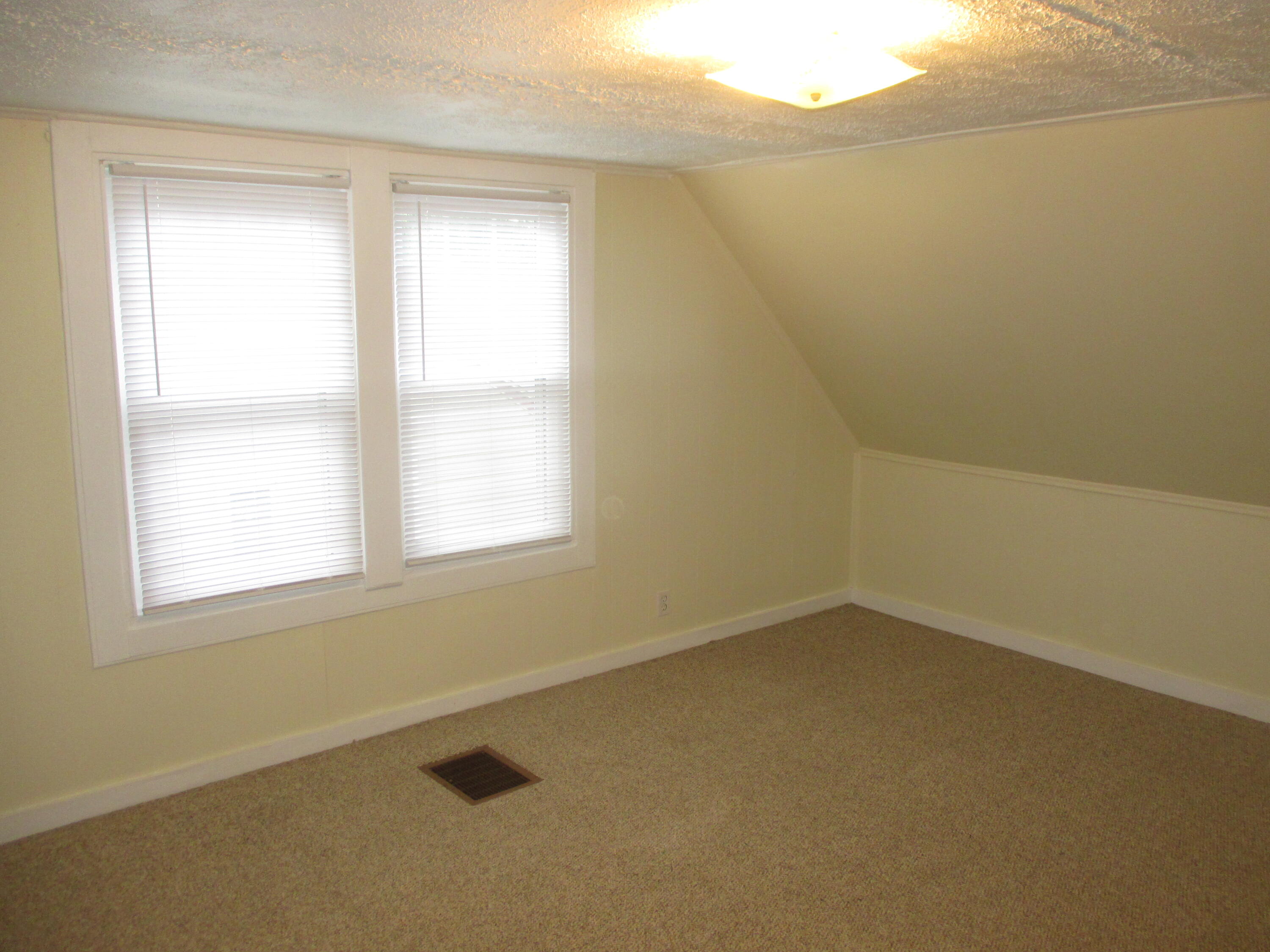 8322 White Oak Avenue, Munster, IN 46321; Image #12