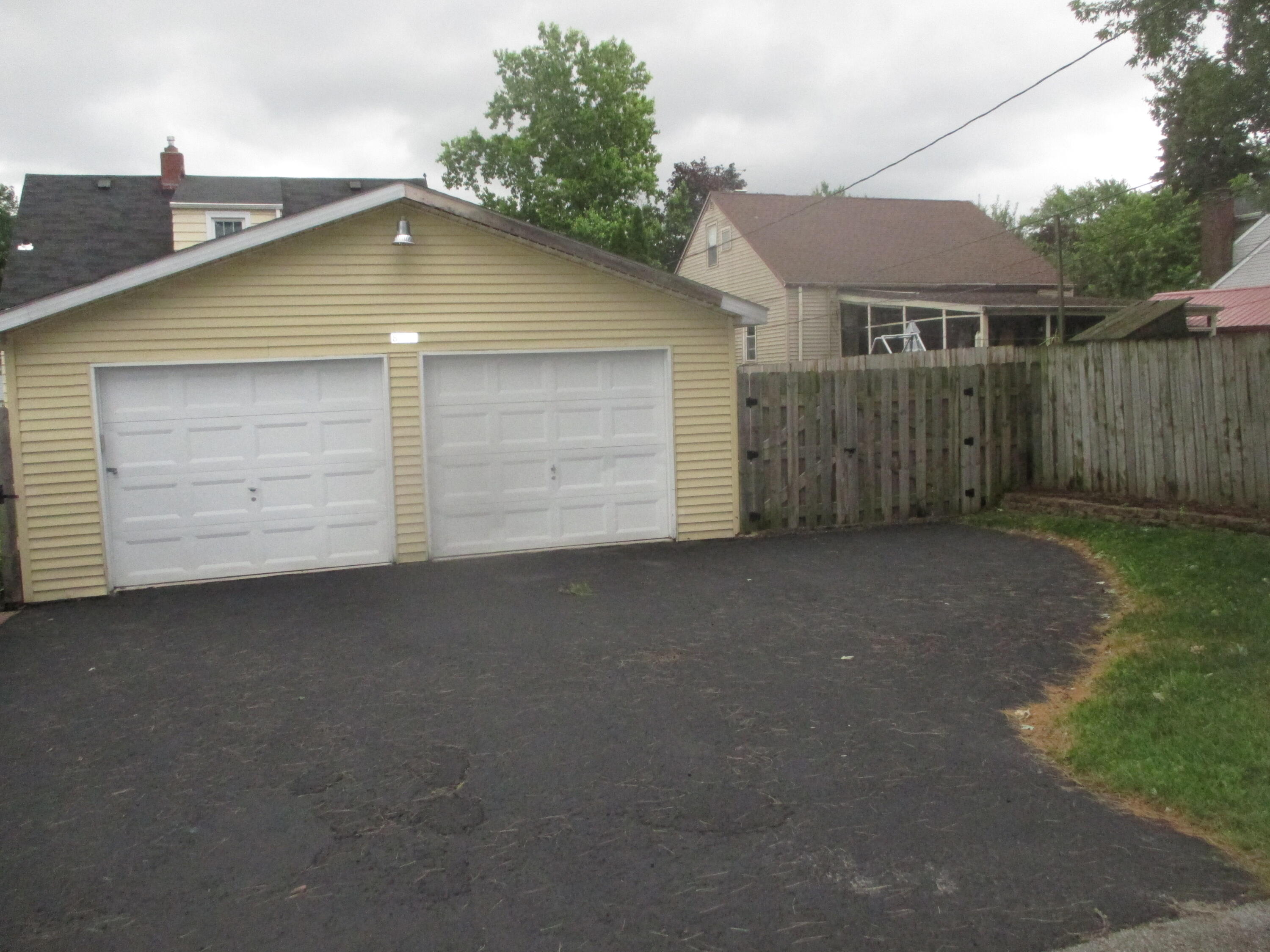 8322 White Oak Avenue, Munster, IN 46321; Image #20