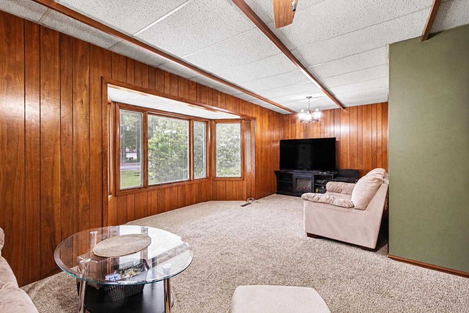 325 N Hobart Road, Hobart, IN 46342; Image #2