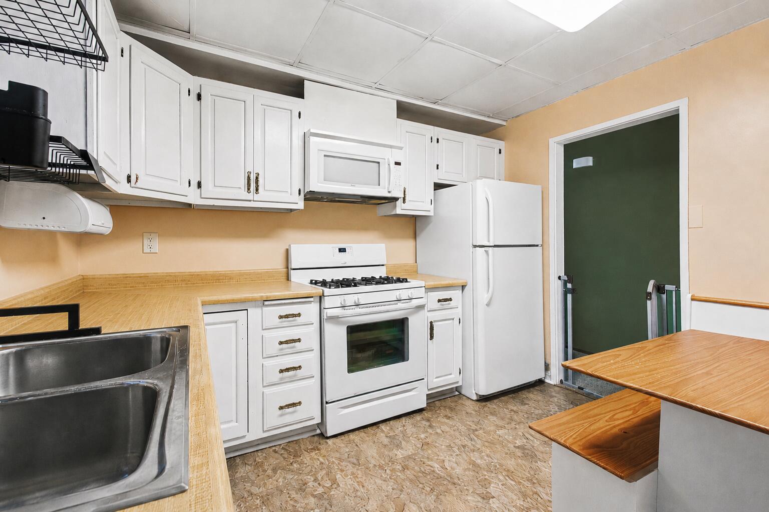 325 N Hobart Road, Hobart, IN 46342; Image #4