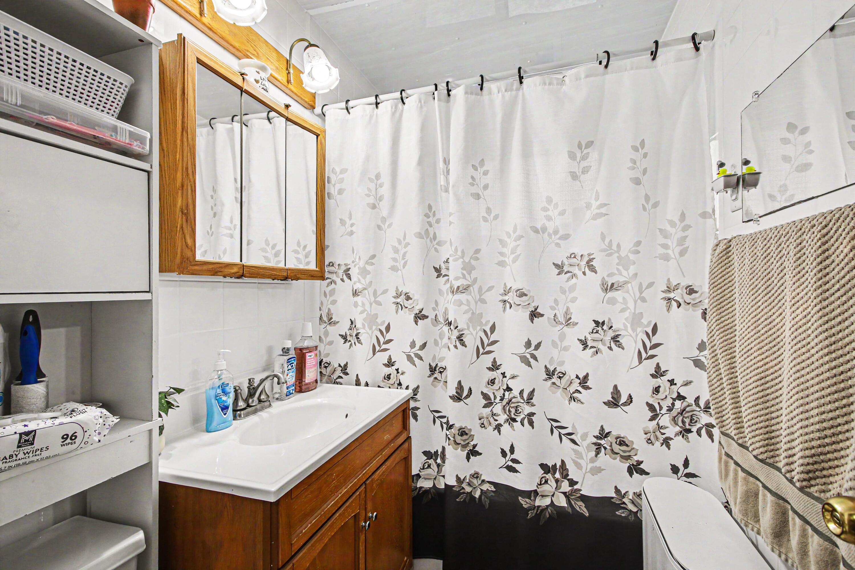 325 N Hobart Road, Hobart, IN 46342; Image #5