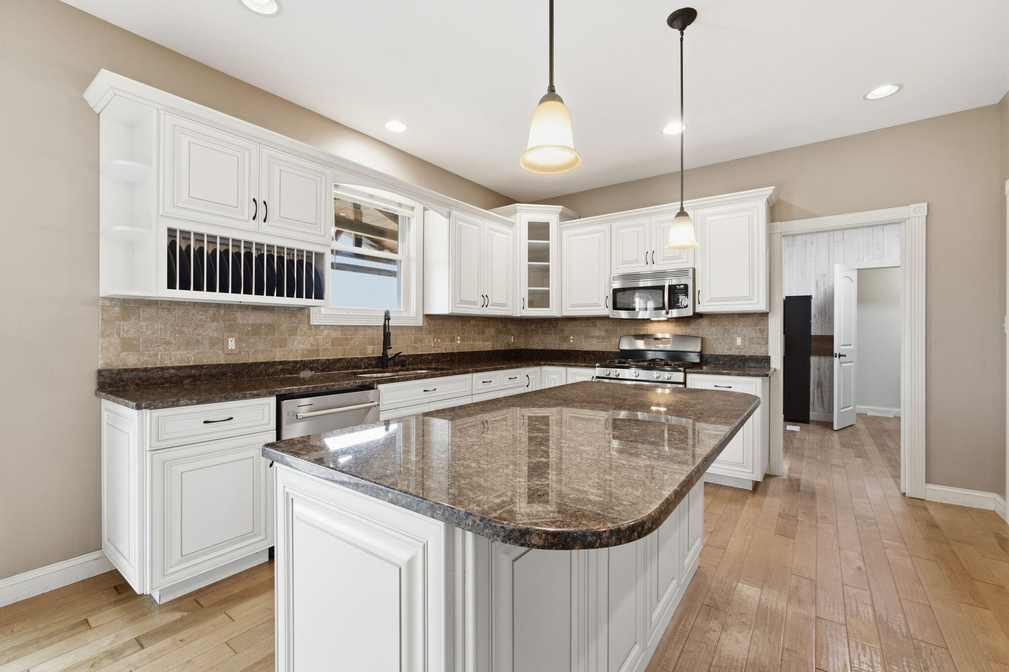 11126 N 1000 W, DeMotte, IN 46310; Image #10