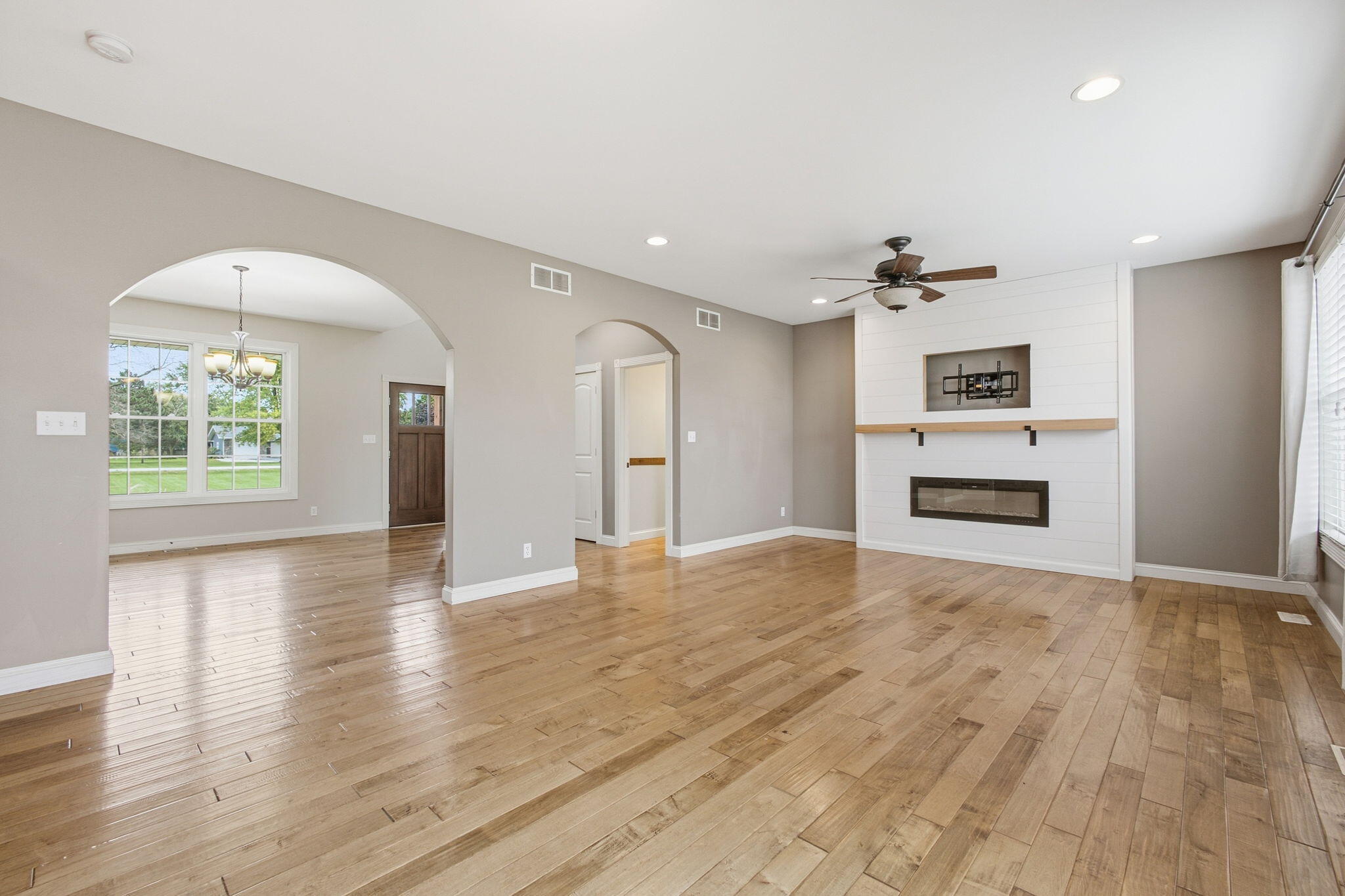 11126 N 1000 W, DeMotte, IN 46310; Image #6