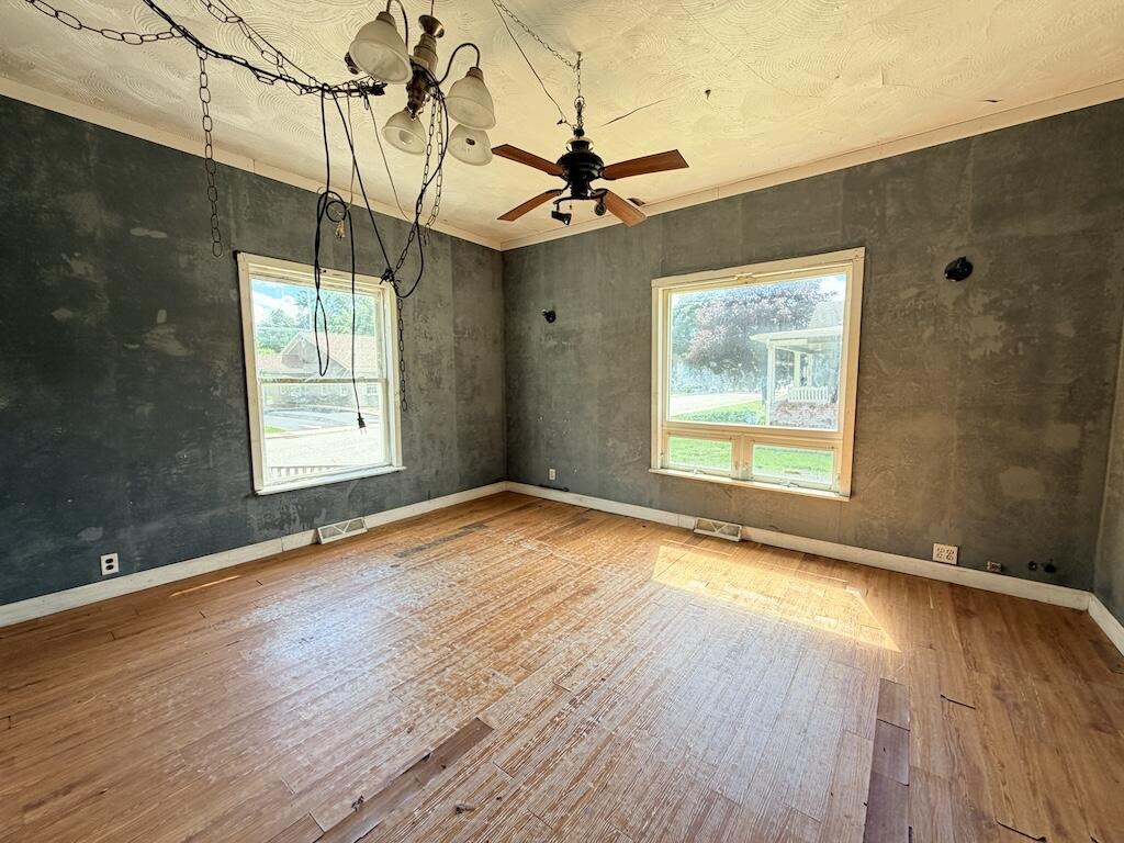 302 E Main Street, Medaryville, IN 47957; Image #10