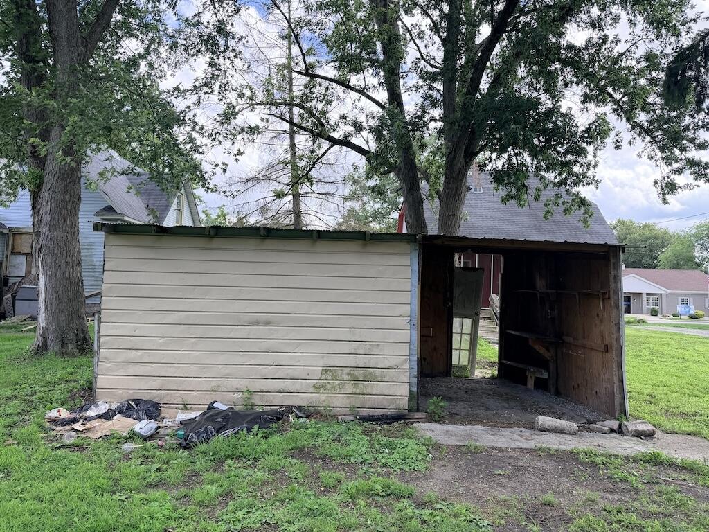 302 E Main Street, Medaryville, IN 47957; Image #21