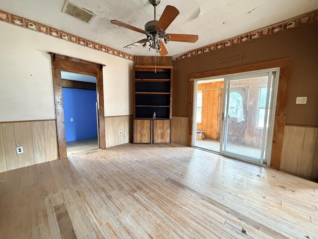 302 E Main Street, Medaryville, IN 47957; Image #5