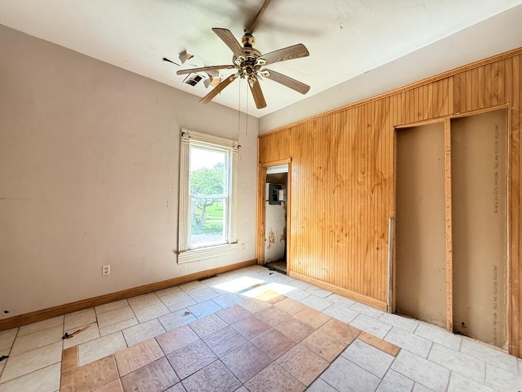 302 E Main Street, Medaryville, IN 47957; Image #7
