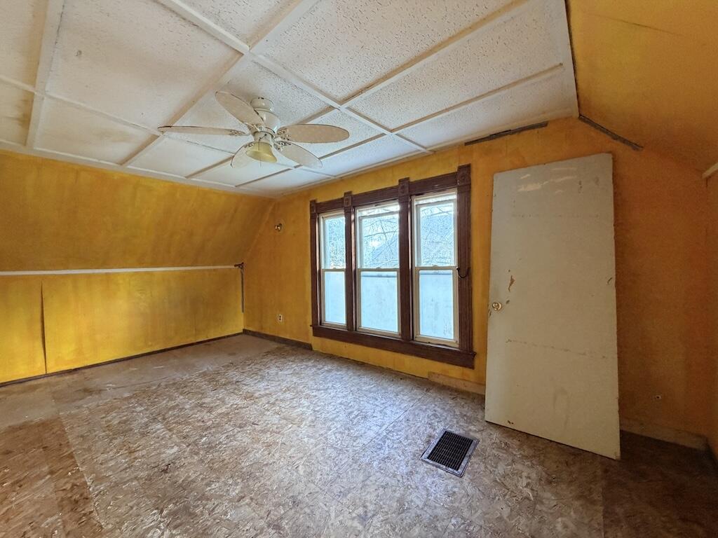 302 E Main Street, Medaryville, IN 47957; Image #8