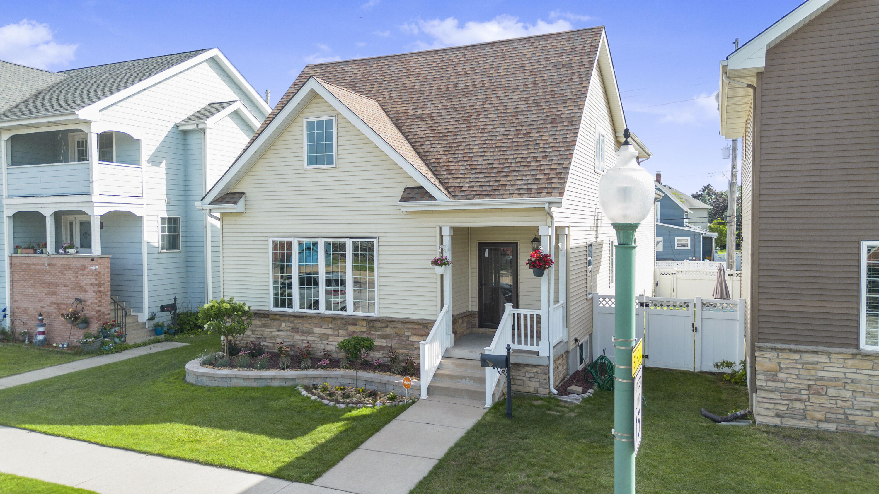 1600 Center Street, Whiting, IN 46394; Image #2