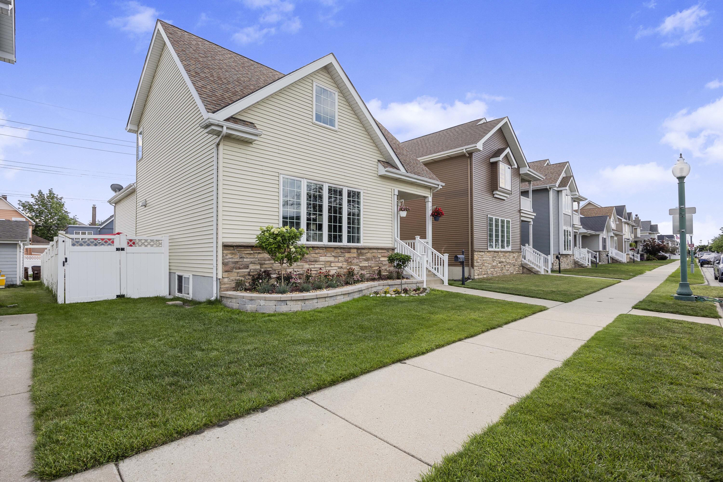 1600 Center Street, Whiting, IN 46394; Image #40