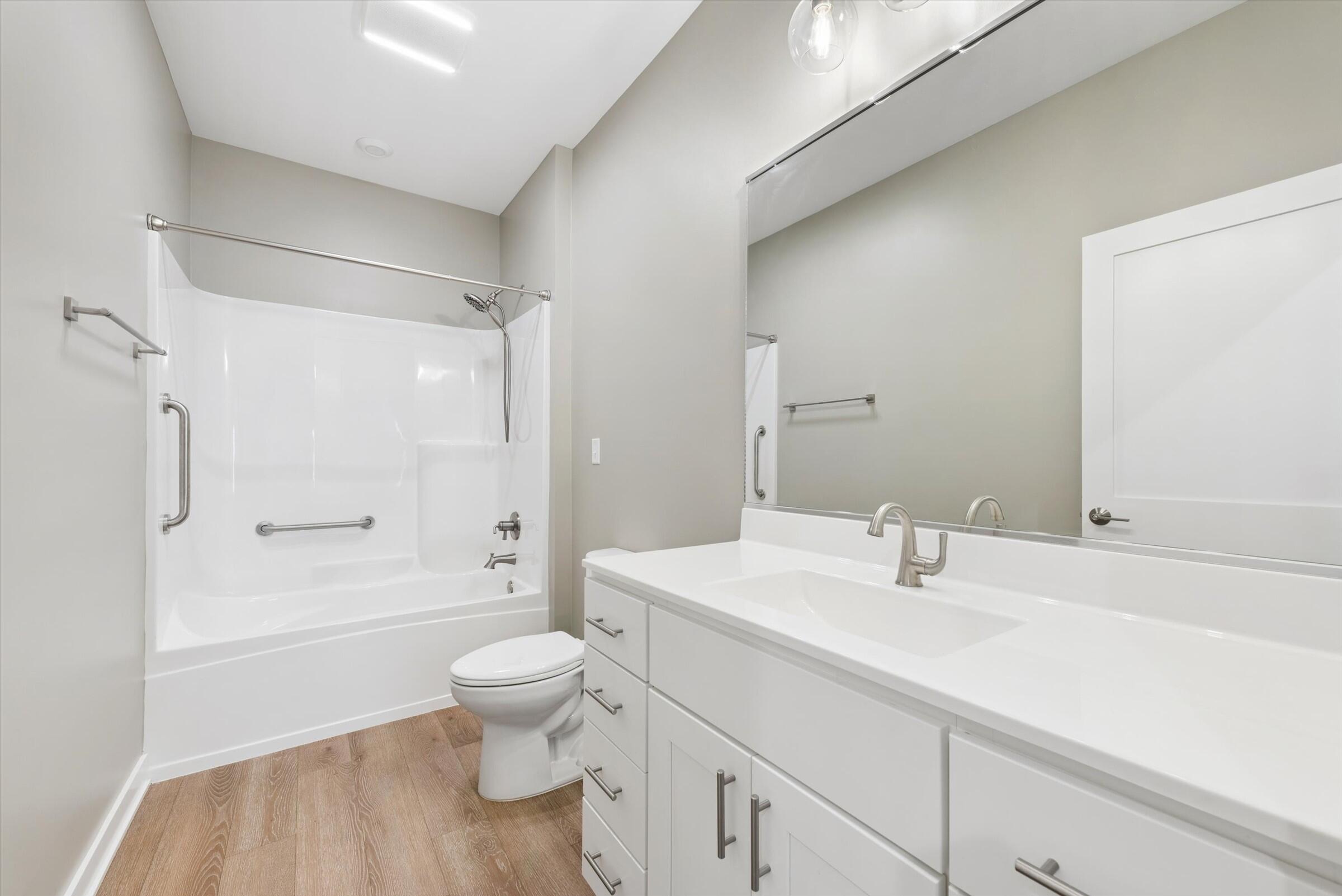 1933 W Woodglen Circle, Valparaiso, IN 46383; Image #21