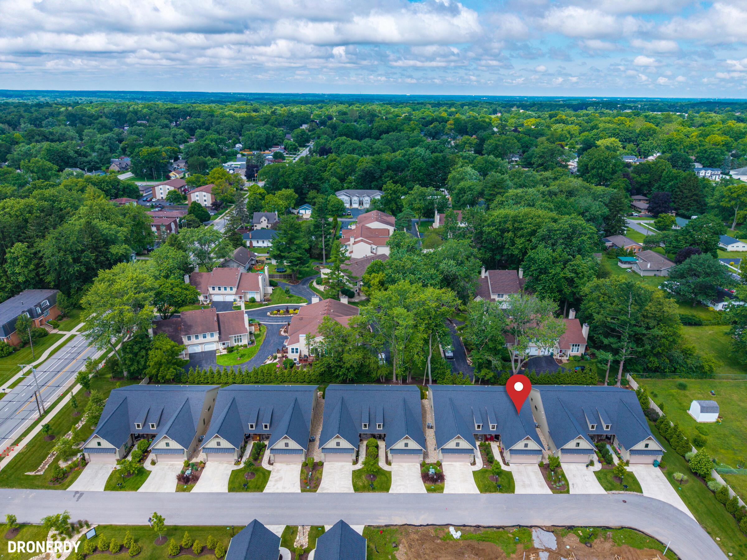 1933 W Woodglen Circle, Valparaiso, IN 46383; Image #26