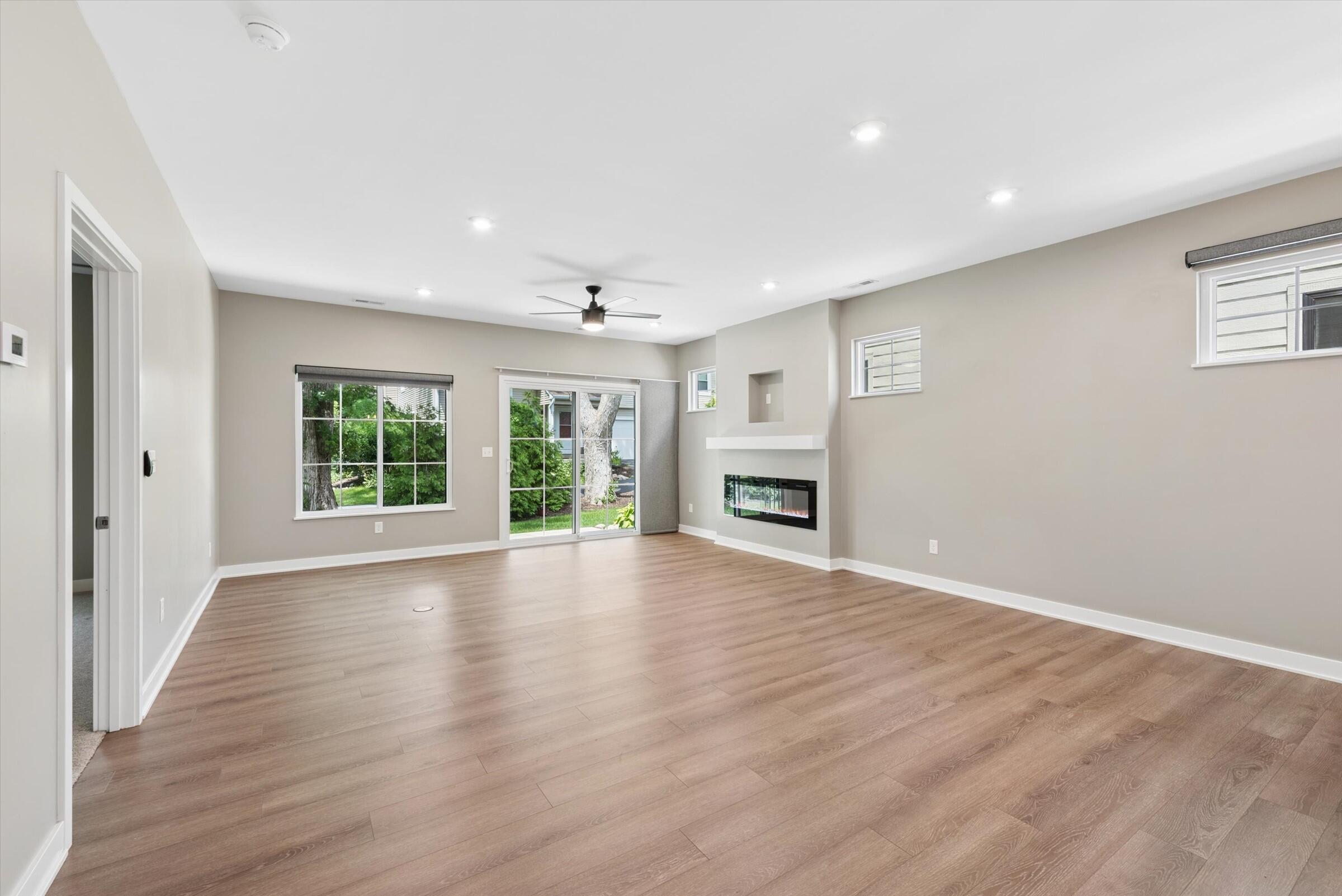 1933 W Woodglen Circle, Valparaiso, IN 46383; Image #3