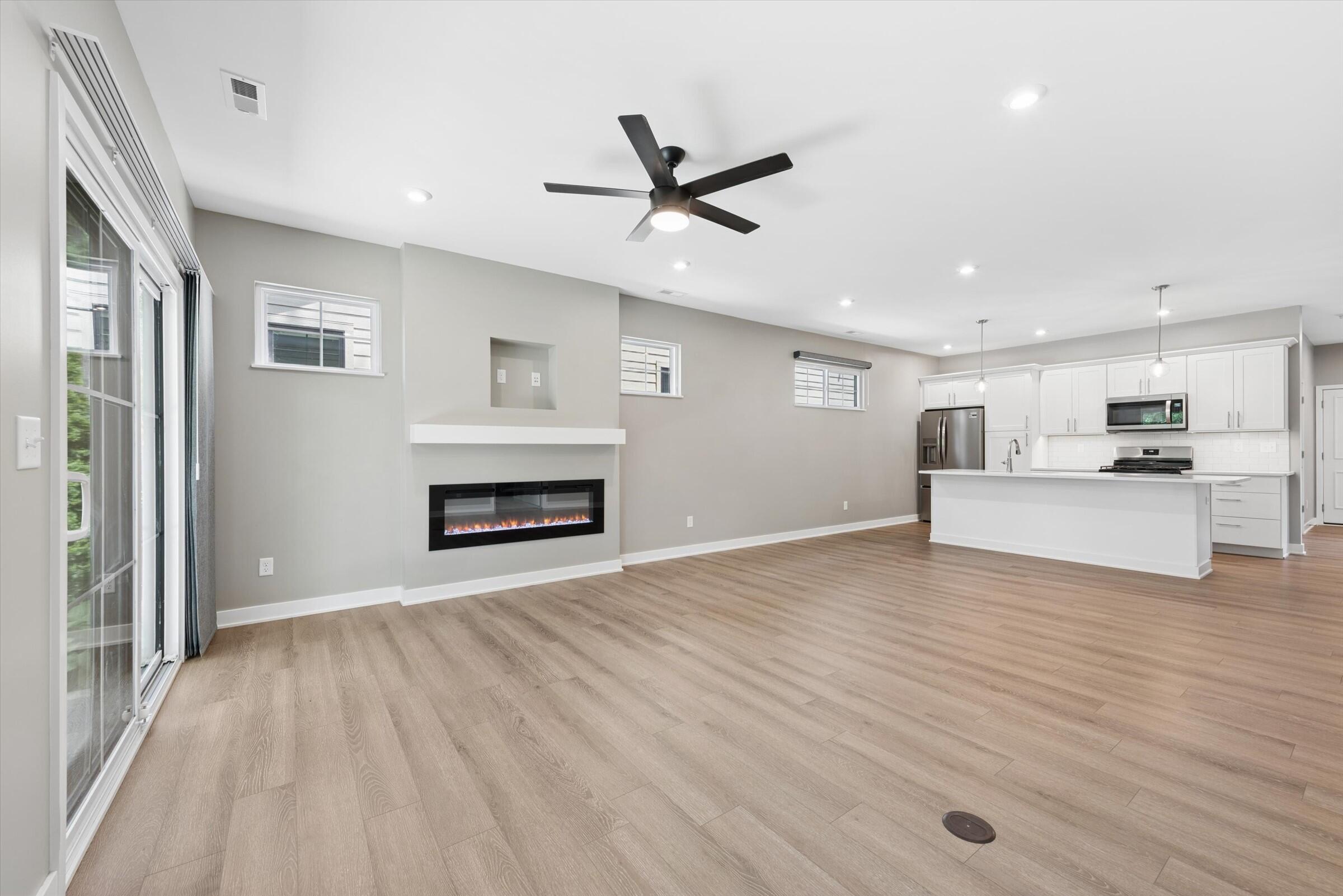 1933 W Woodglen Circle, Valparaiso, IN 46383; Image #5