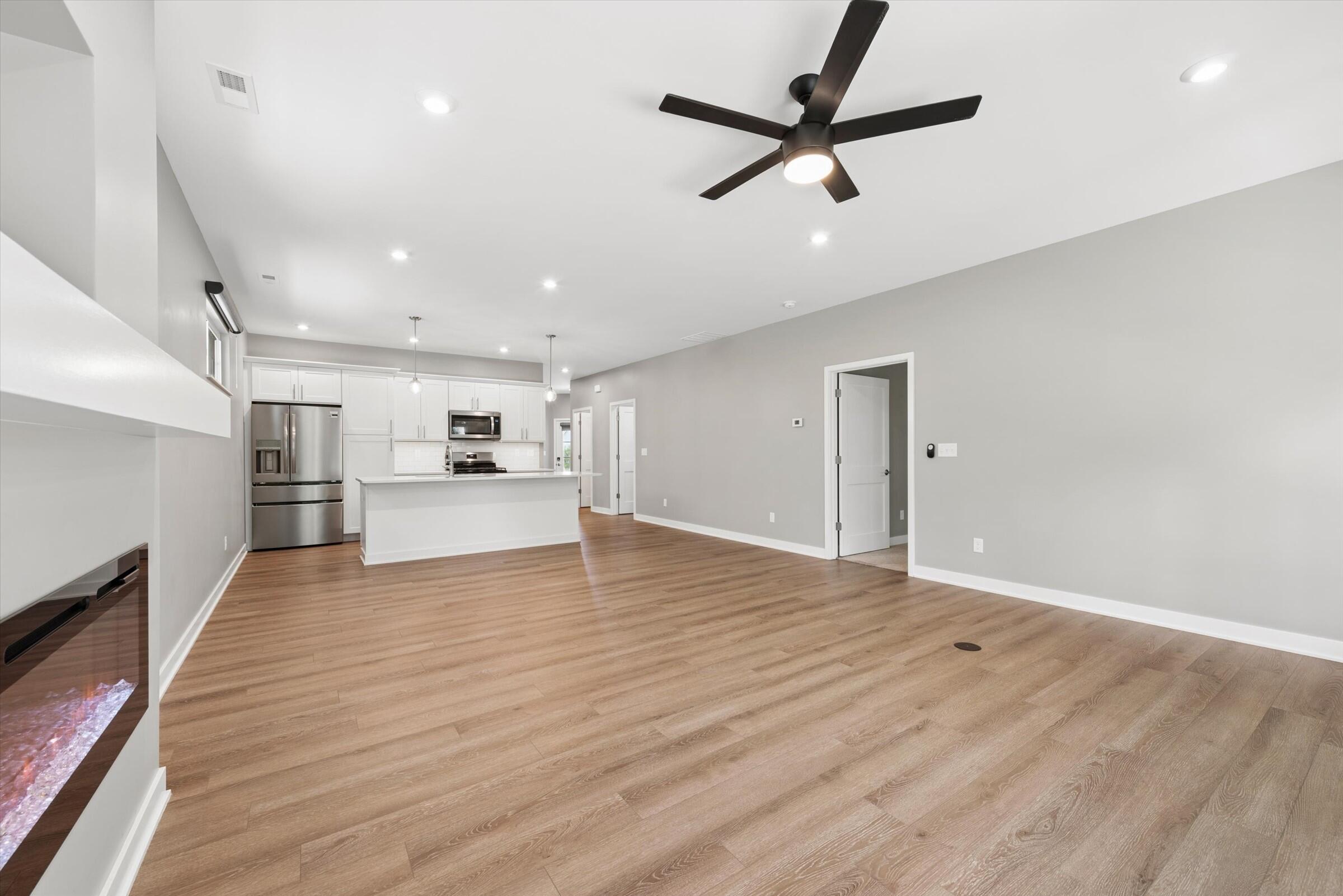1933 W Woodglen Circle, Valparaiso, IN 46383; Image #7