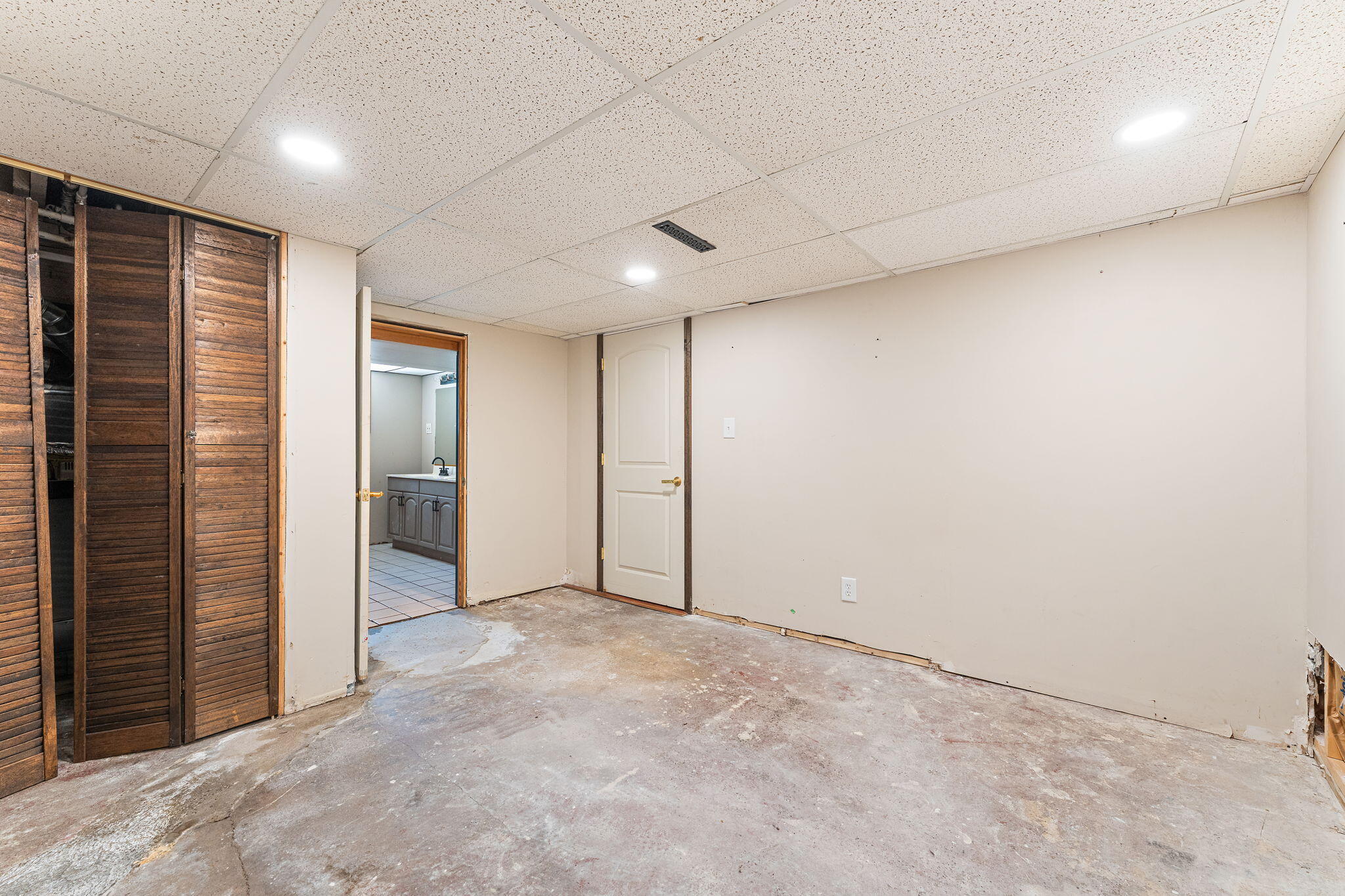 8829 Parrish Avenue, Highland, IN 46322; Image #12