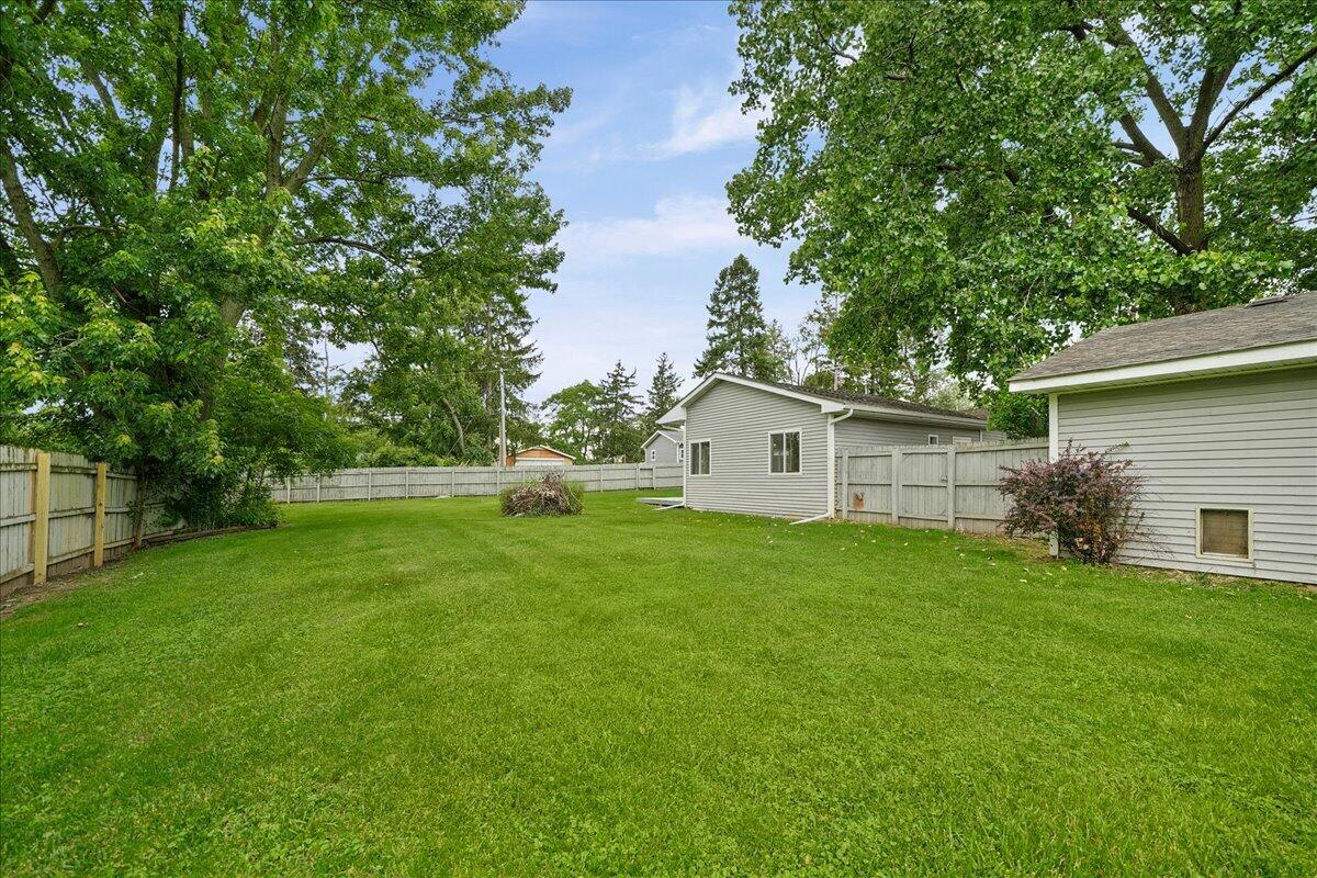 26 S Fish Lake Street, Valparaiso, IN 46385; Image #18