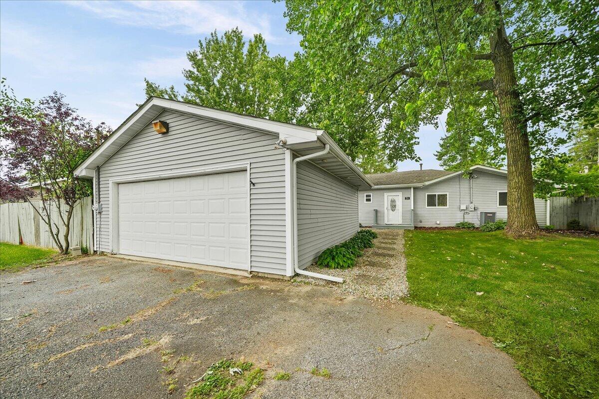 26 S Fish Lake Street, Valparaiso, IN 46385; Image #2