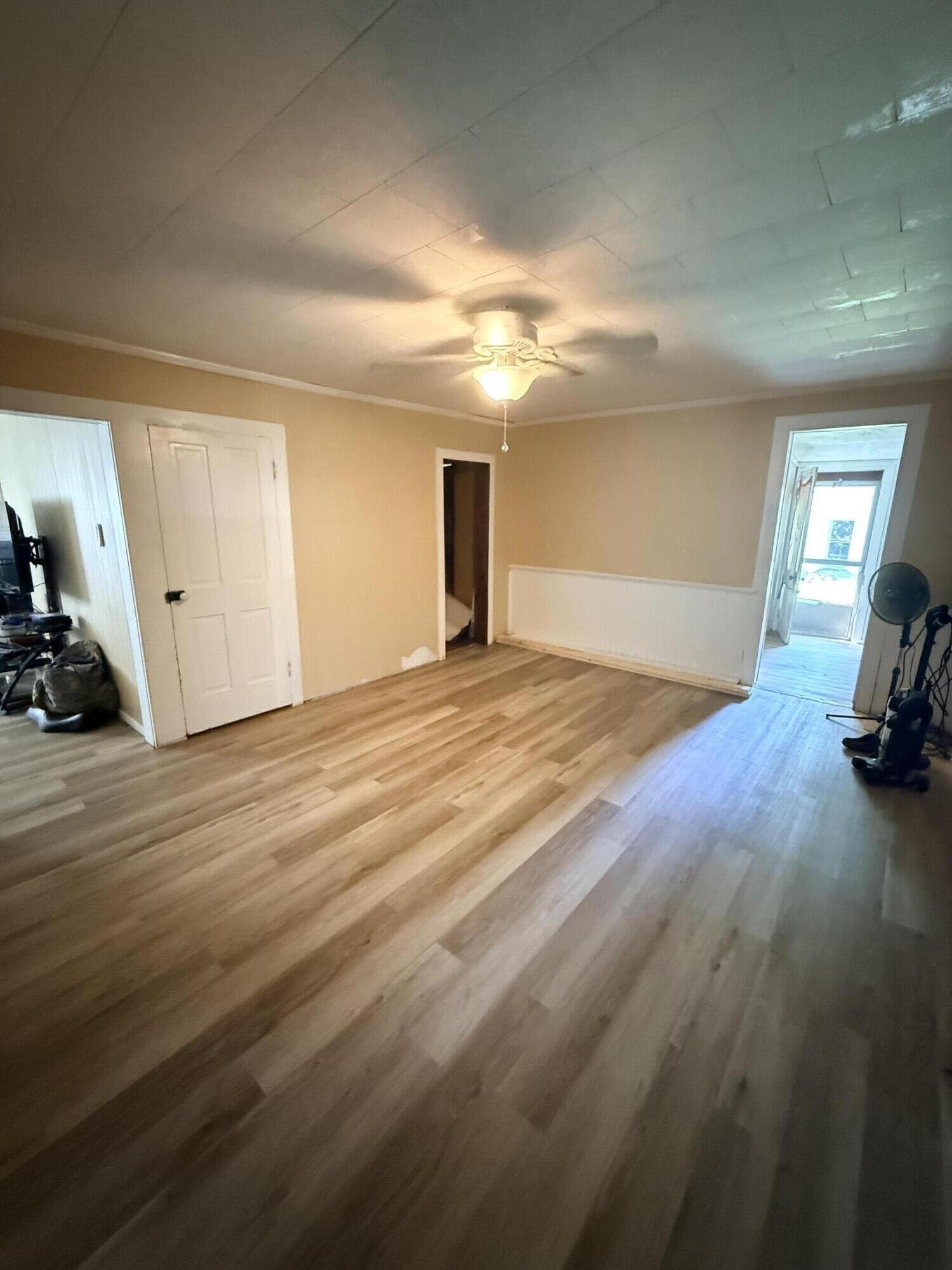 208 W Sigler Street, Hebron, IN 46341; Image #4