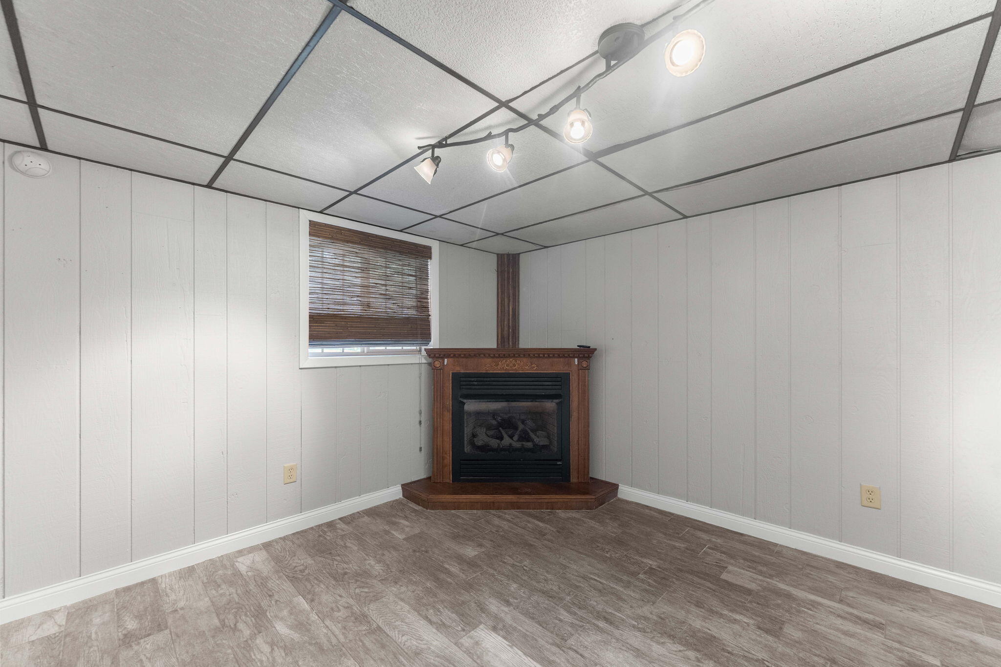 9138 Southmoor Avenue, Highland, IN 46322; Image #19